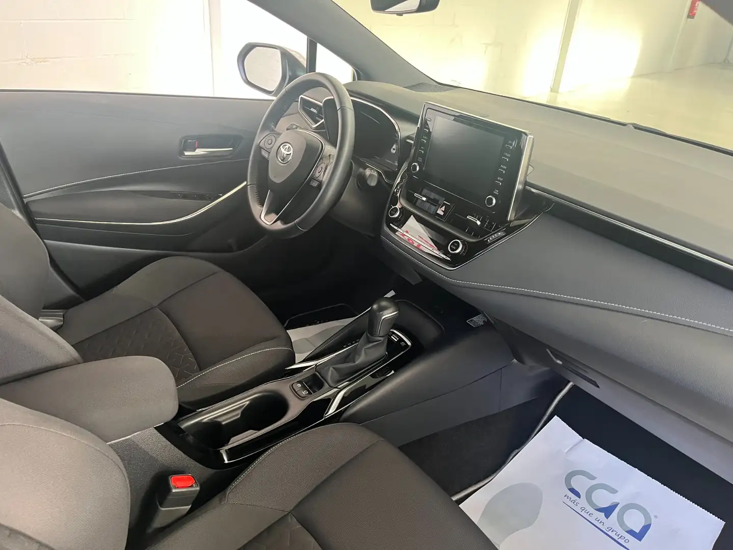 Toyota Corolla 125H Active Tech Gris - 2