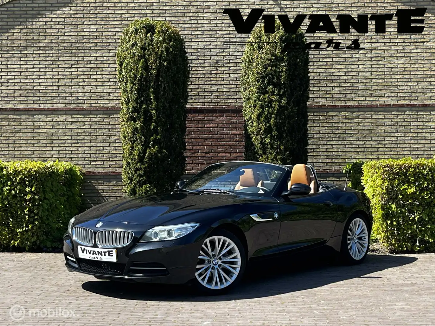 BMW Z4 Roadster sDrive18i Executive Leder*Cruise*Navi*Cli Чёрный - 1