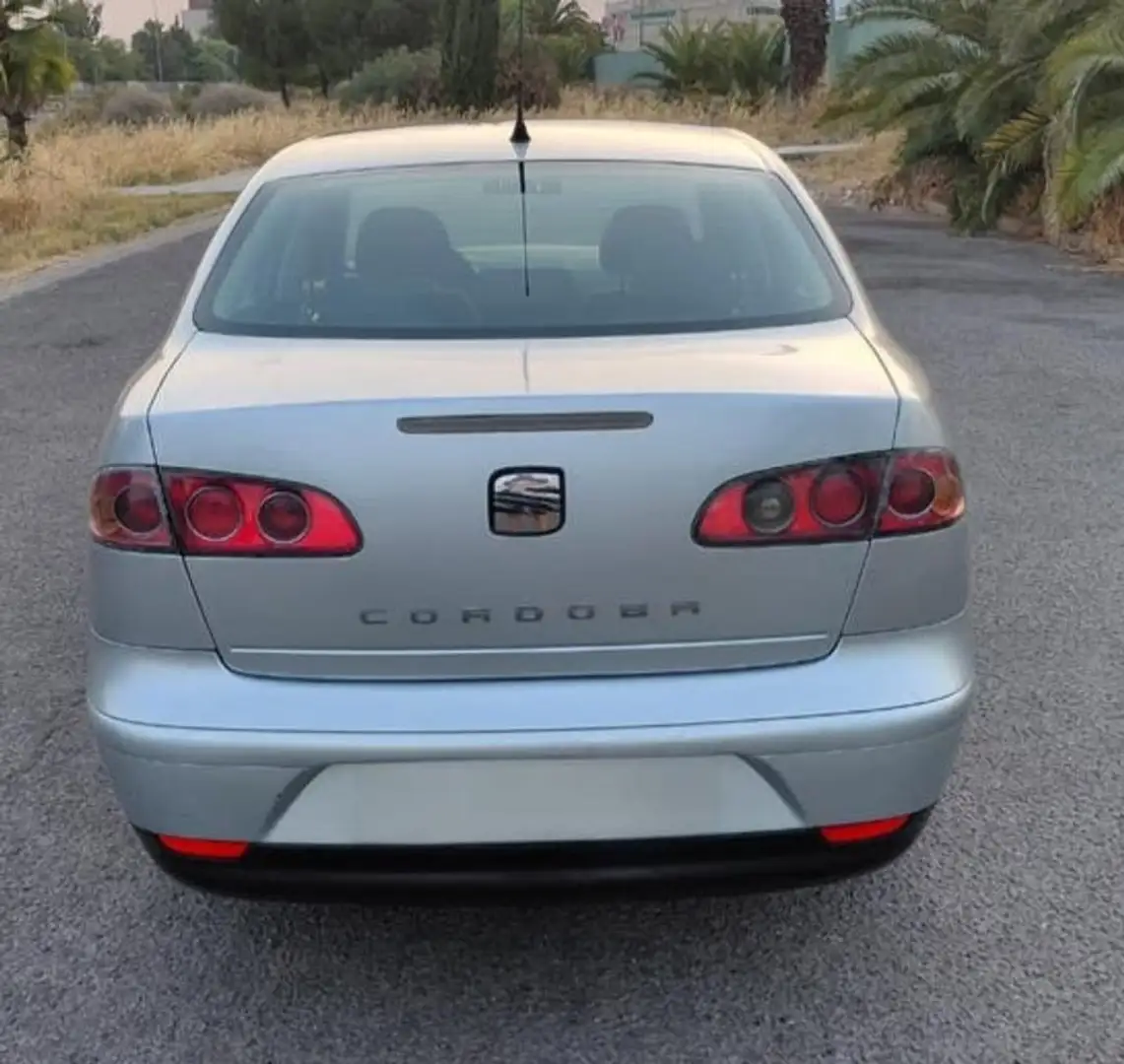 SEAT Cordoba Córdoba 1.9TDI Stylance - 2