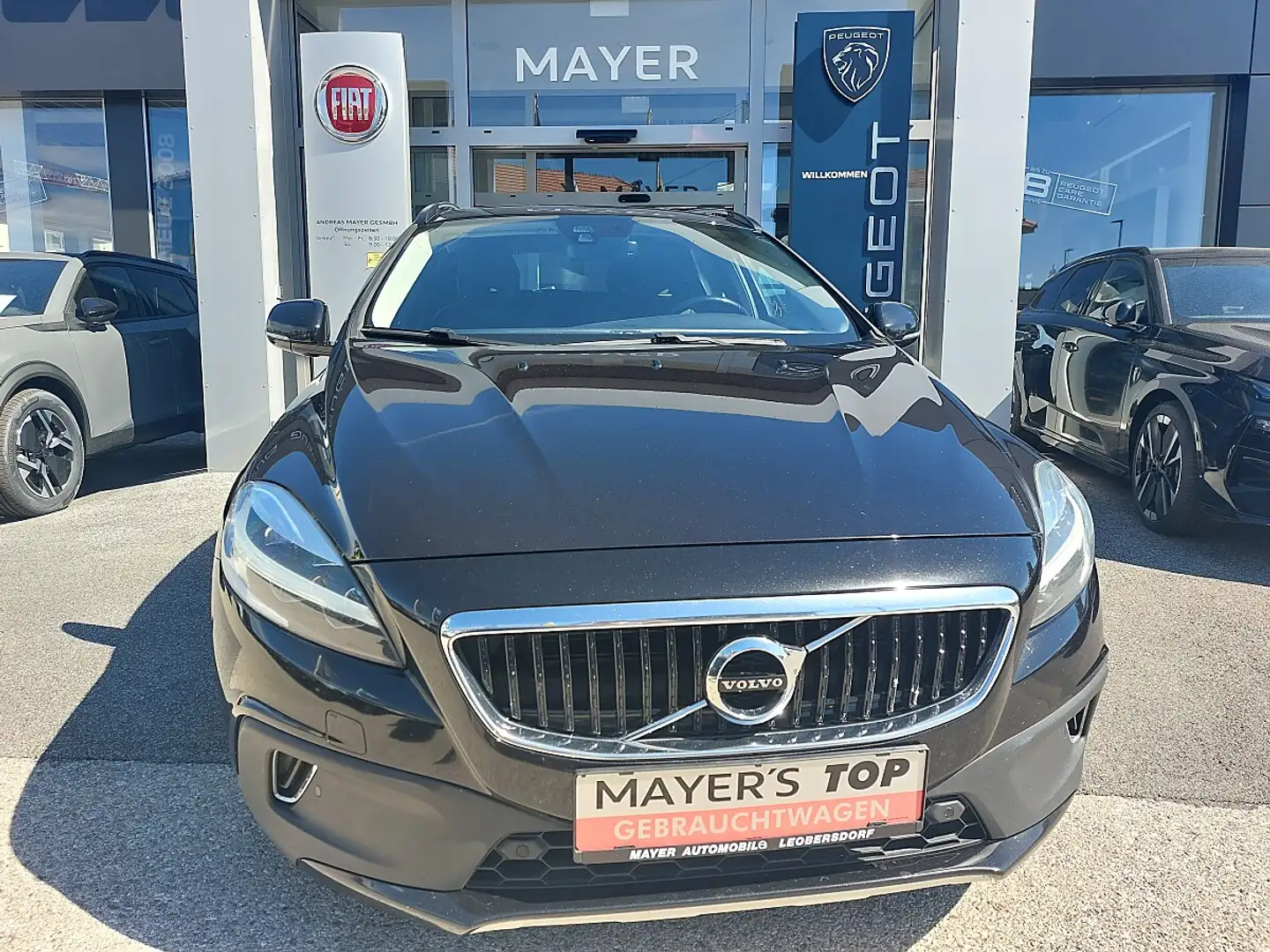 Volvo V40 Cross Country D2 Cross Country Pro Schwarz - 2