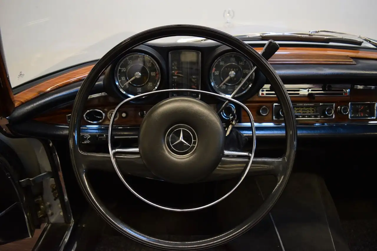 Mercedes-Benz 280 SE W111 Cabrio (Originalzustand), foto 11
