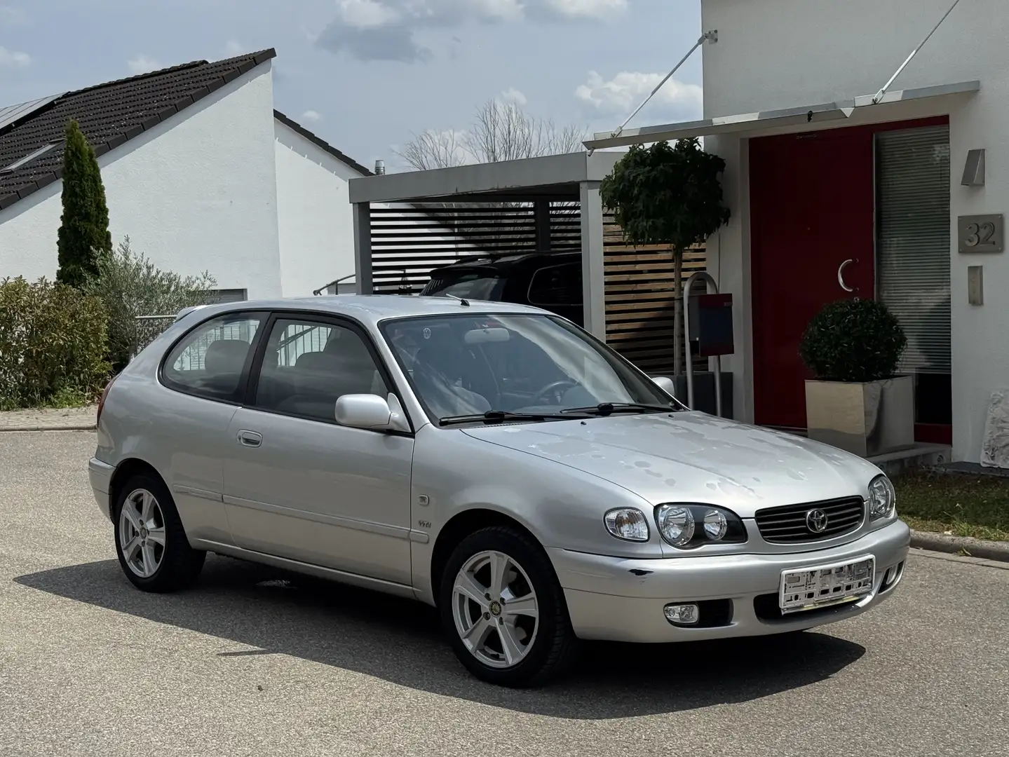 Toyota Corolla 1.6 linea sol, Klima A/C, TÜV 03/26, Rentner Srebrny - 1