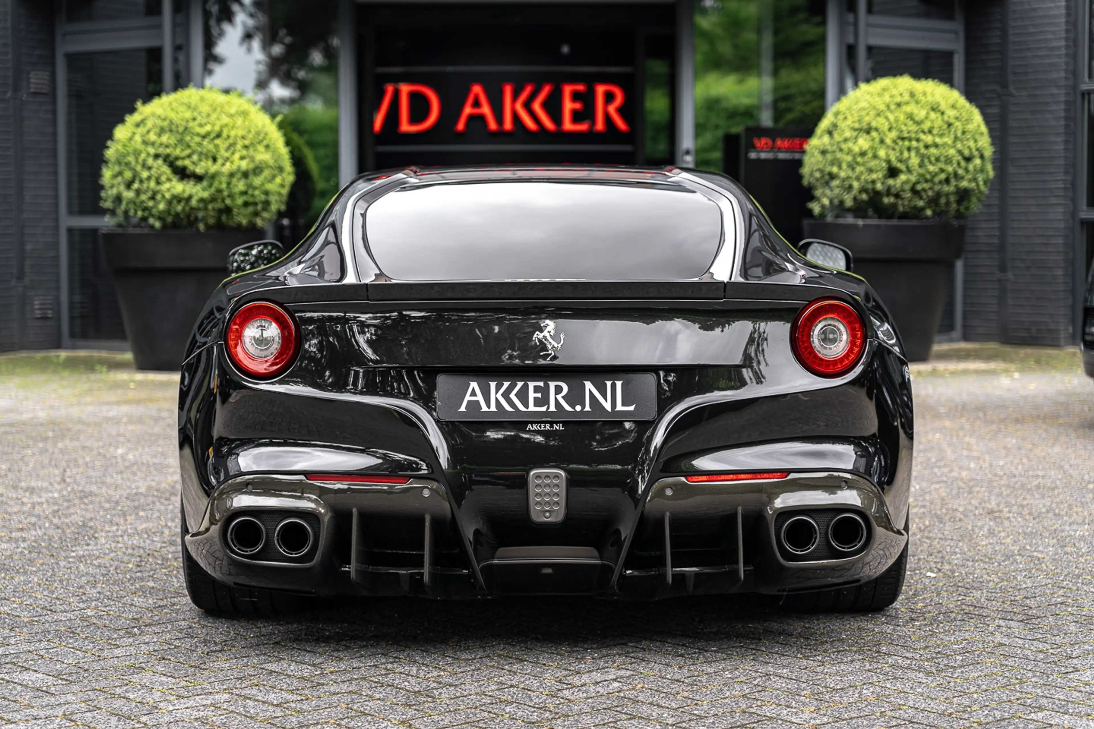 Ferrari F12 Berlinetta | Liftsysteem | Custom Audio | PPF | Da — photo 18