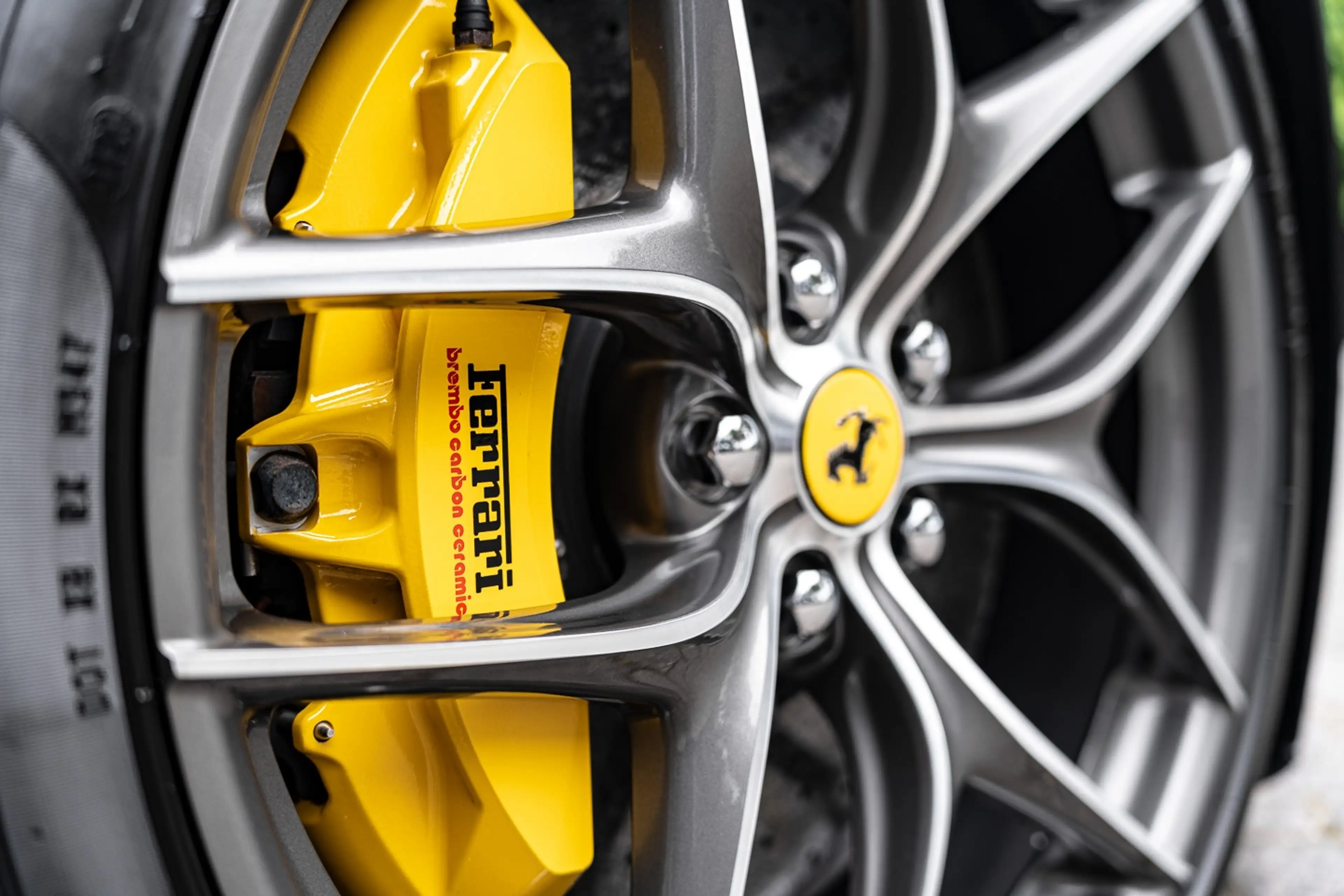 Ferrari F12 Berlinetta | Liftsysteem | Custom Audio | PPF | Da — photo 23