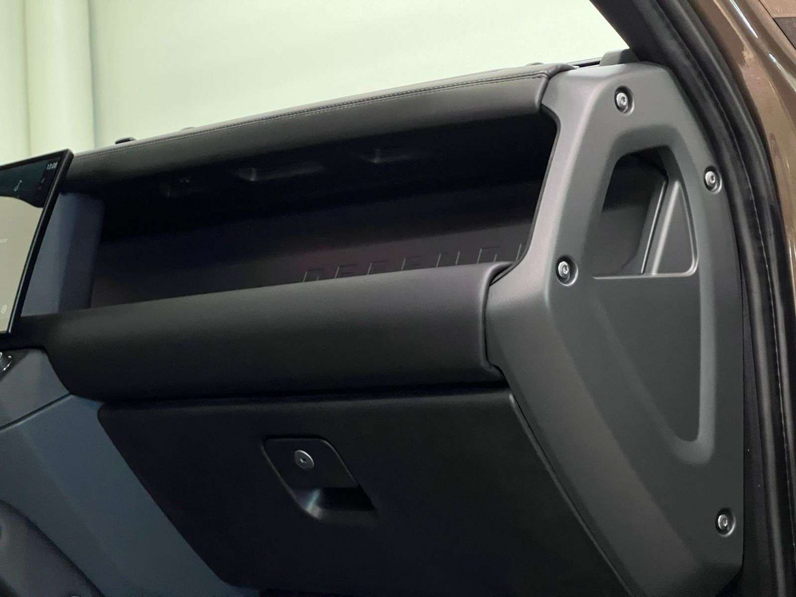 2026 Land Rover Defender 110 P400 X-DYNAMIC SE thumb 33