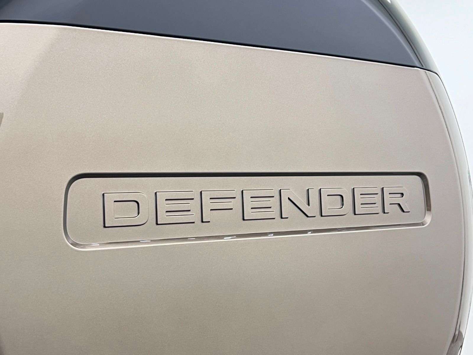 2026 Land Rover Defender 110 P400 X-DYNAMIC SE thumb 12