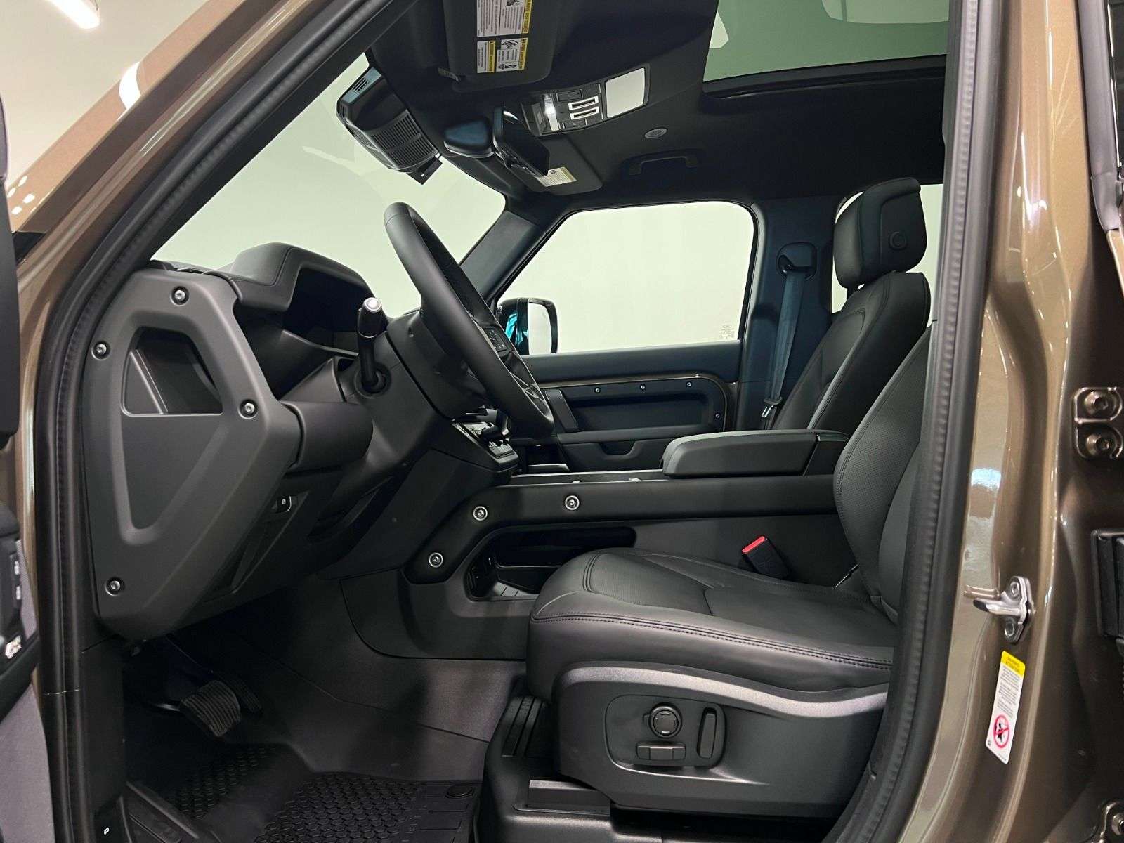 2026 Land Rover Defender 110 P400 X-DYNAMIC SE thumb 32