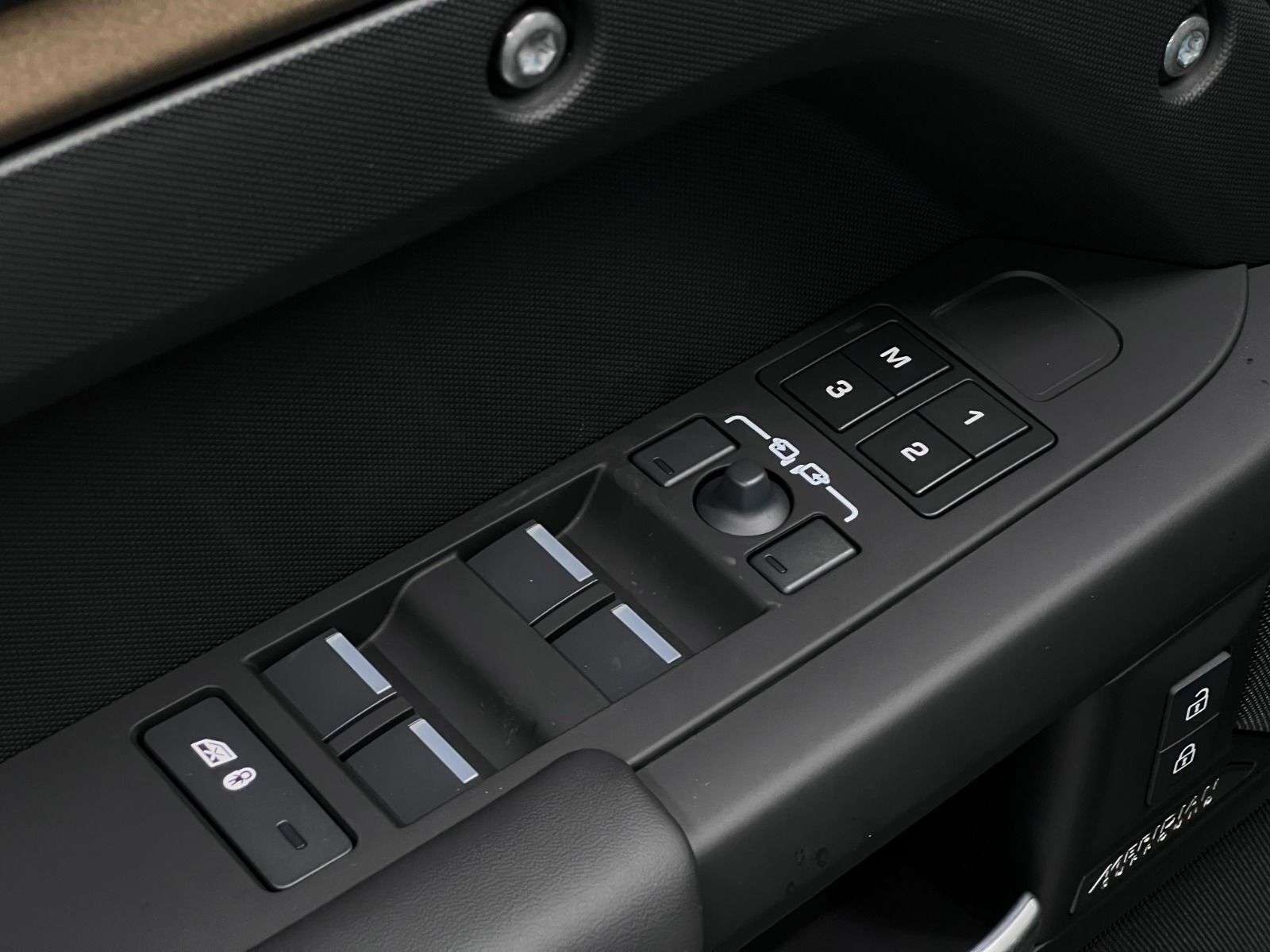 2026 Land Rover Defender 110 P400 X-DYNAMIC SE thumb 29