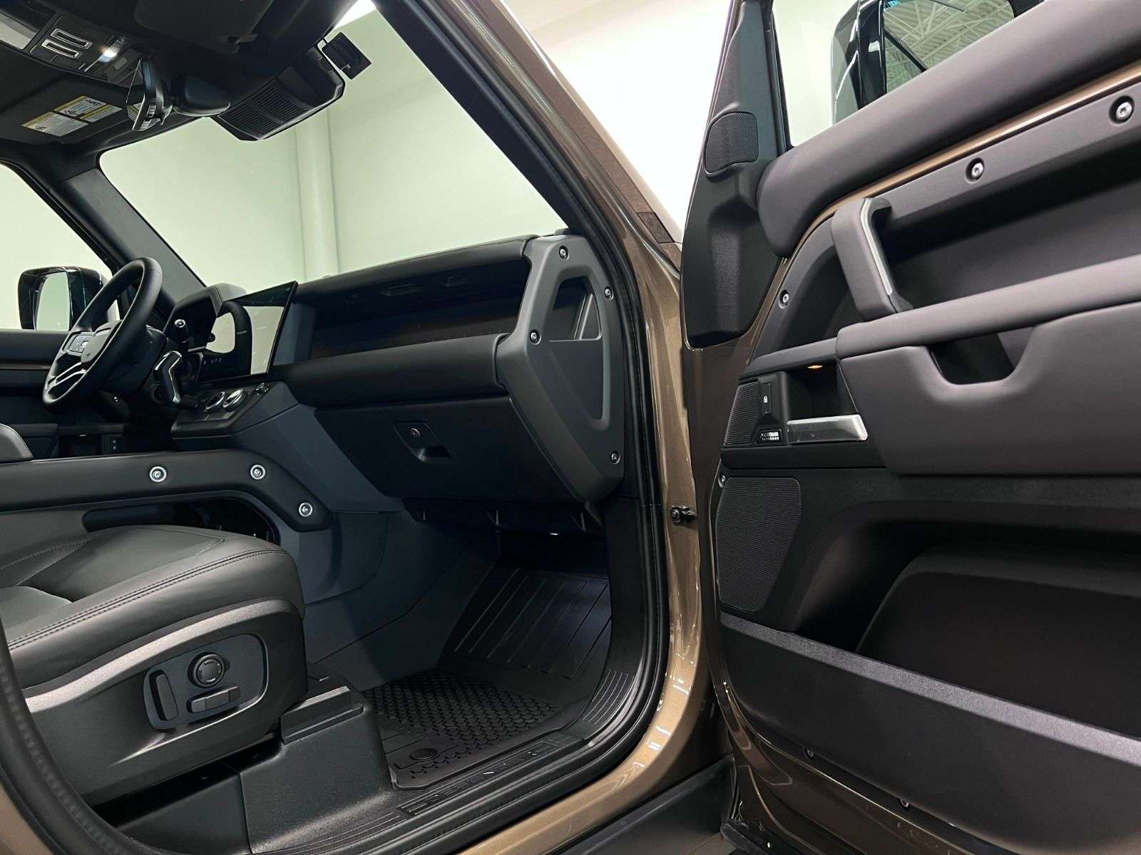 2026 Land Rover Defender 110 P400 X-DYNAMIC SE thumb 27