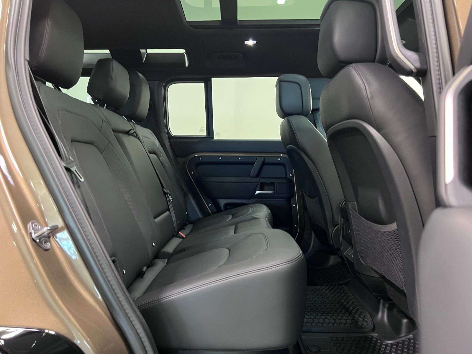 2026 Land Rover Defender 110 P400 X-DYNAMIC SE thumb 24