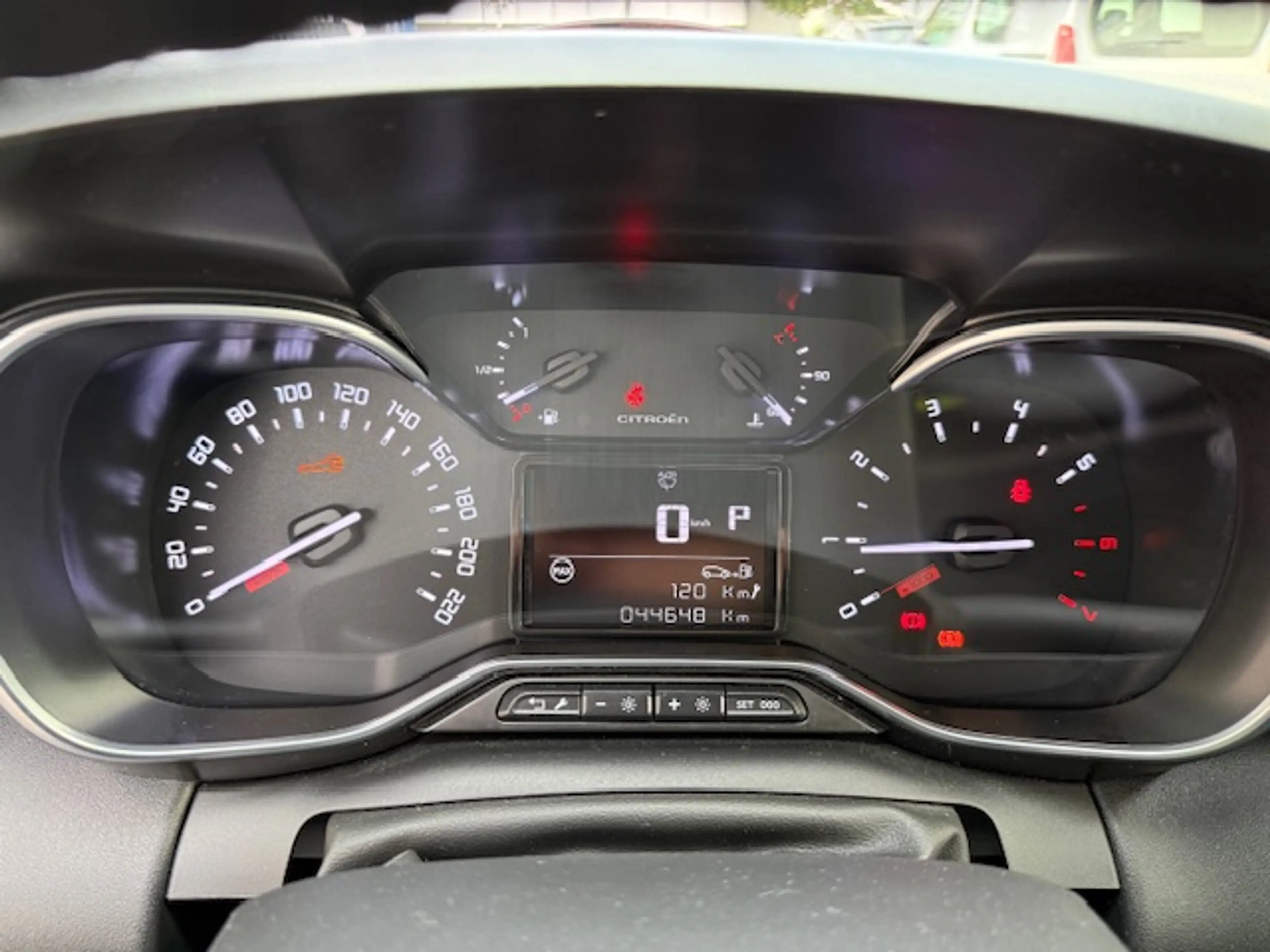 Citroen C3 Aircross Shine 130 Automatik — photo 13
