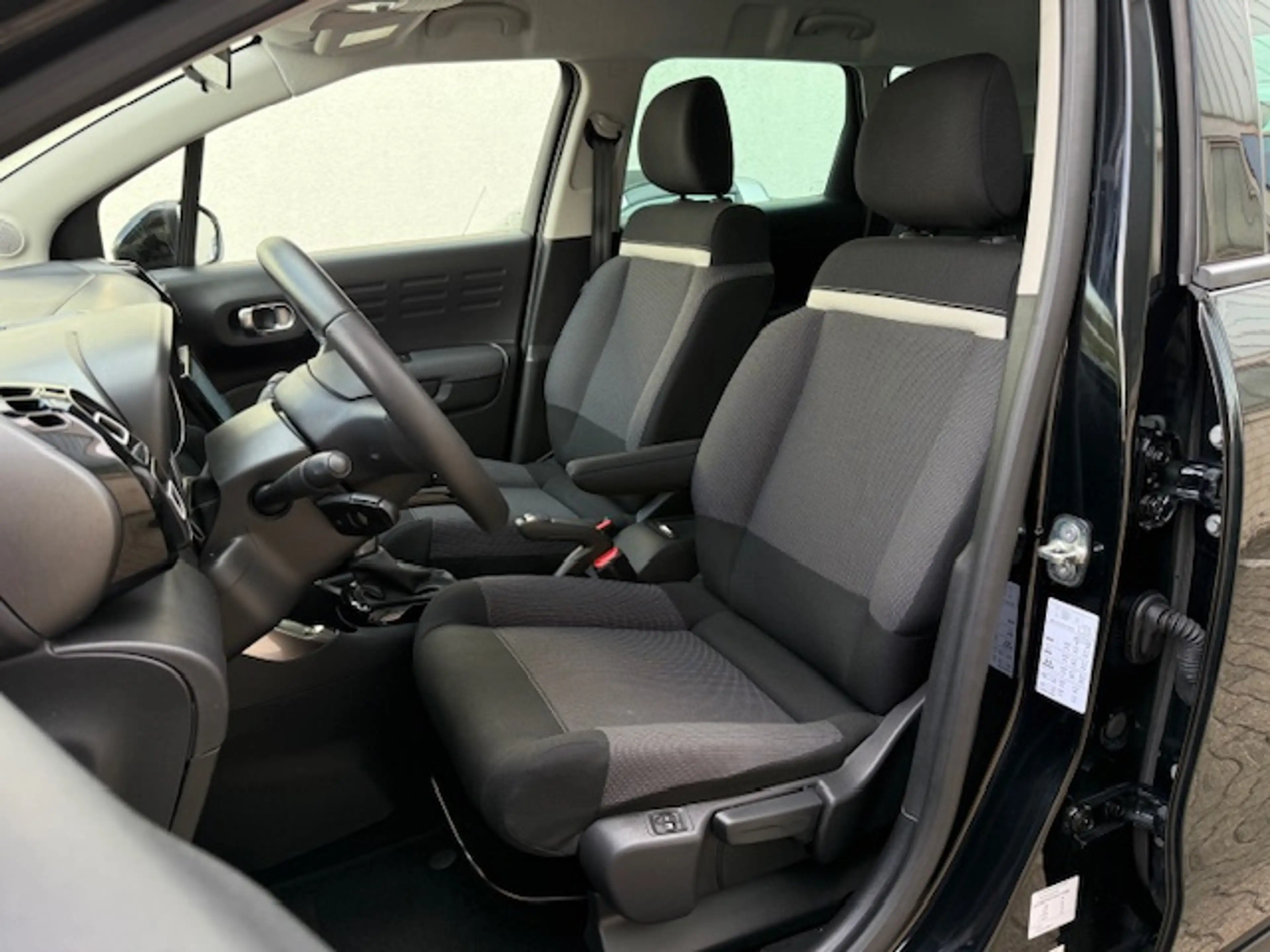 Citroen C3 Aircross Shine 130 Automatik — photo 10