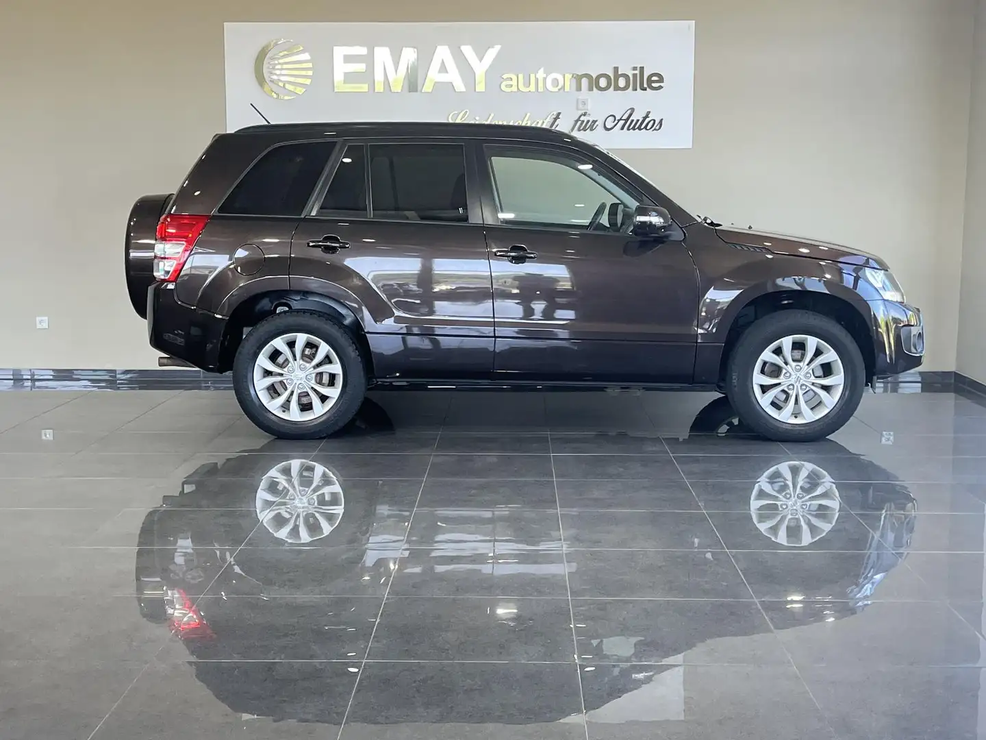 Suzuki Grand Vitara 2.4 VVT Comfort (5-trg.) Brun - 2