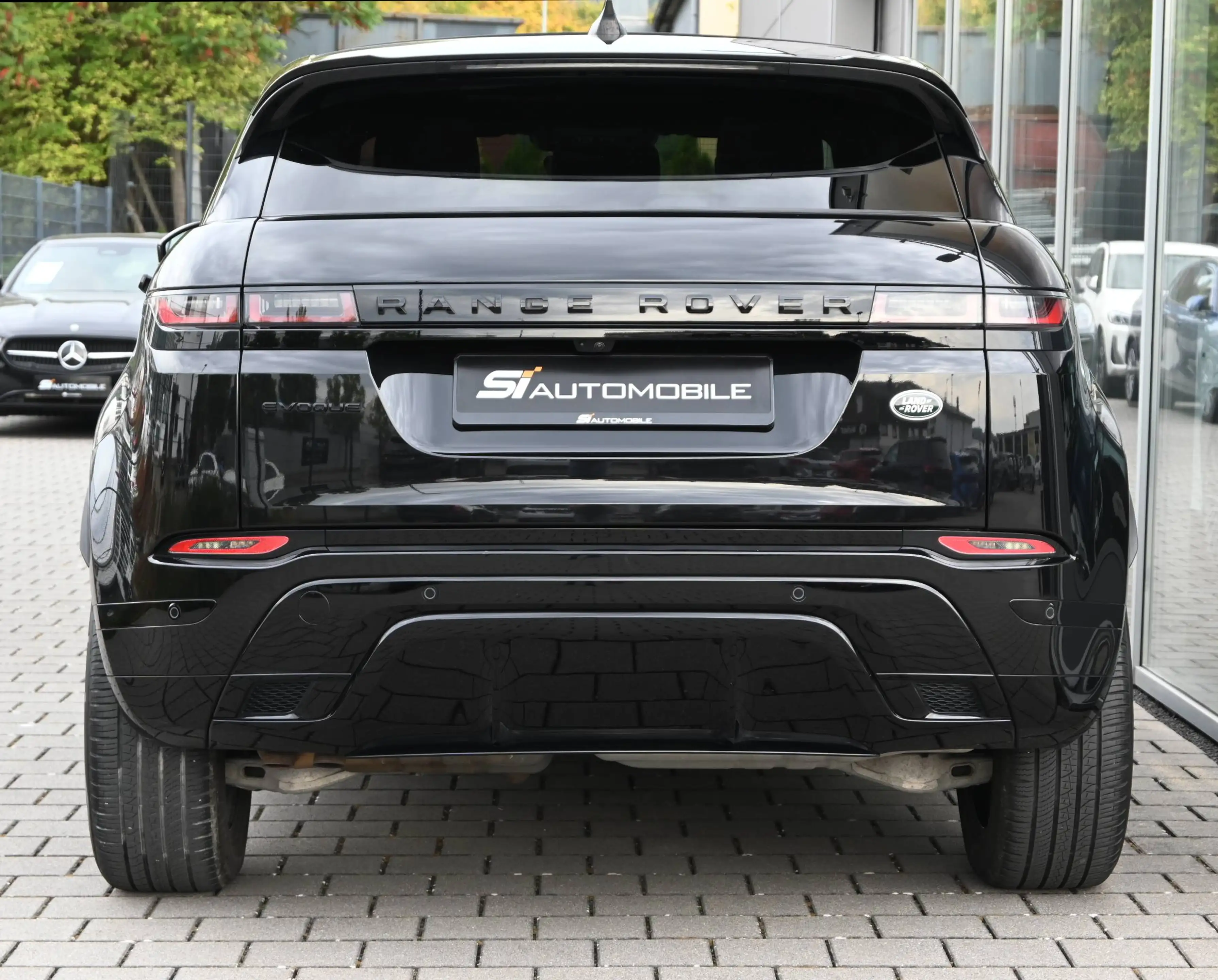 Land Rover Range Rover Evoque D200 R-DYNAMIC SE AWD BLACK PACK °°ACC°HUD°MEMO°PANO°STANDHEIZUNG°20-ZOLL°°° — photo 4