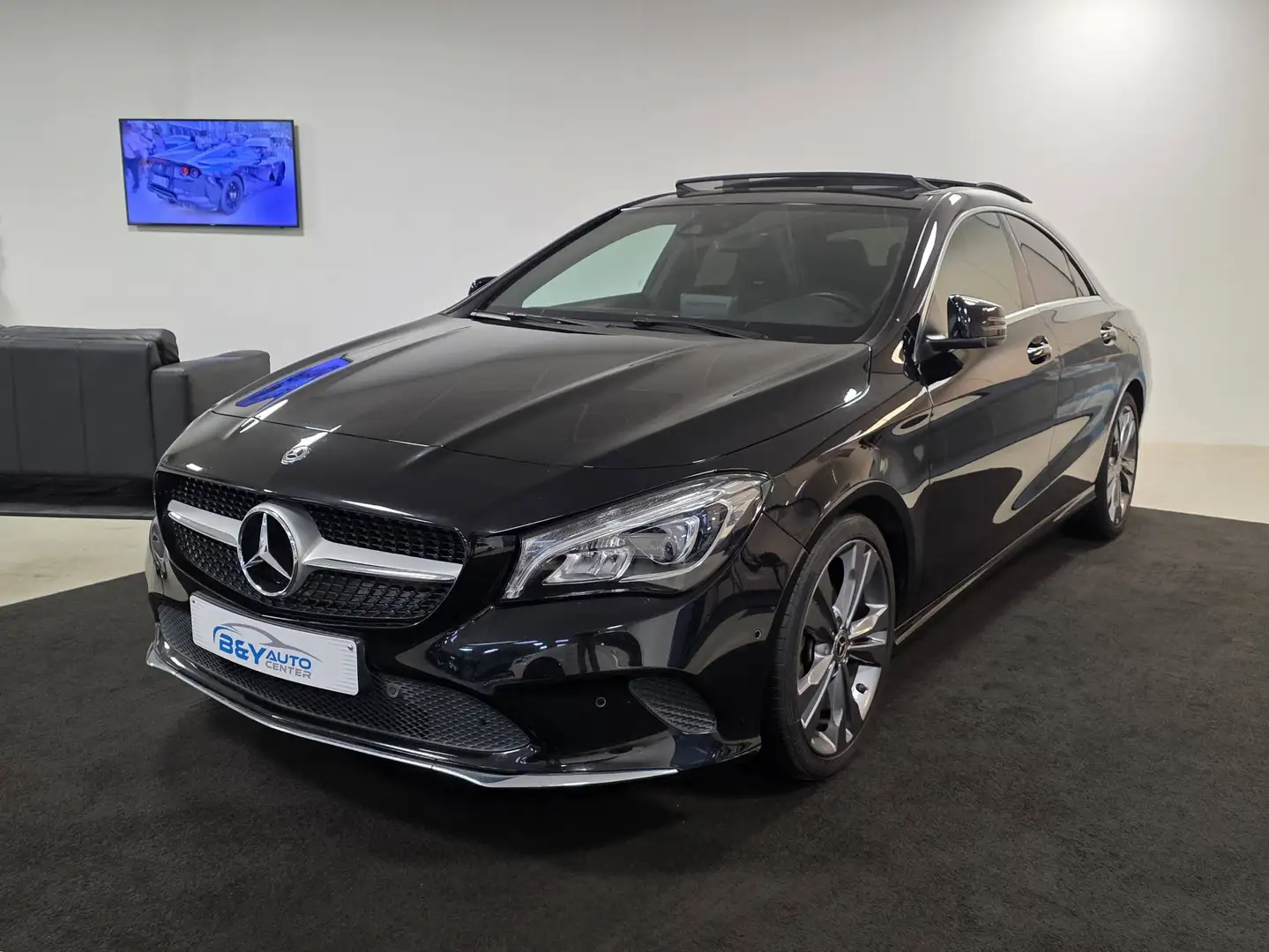 Mercedes-Benz CLA 180 Peak Edition - Pano dak - Half Leder - Euro 6 Zwart - 1