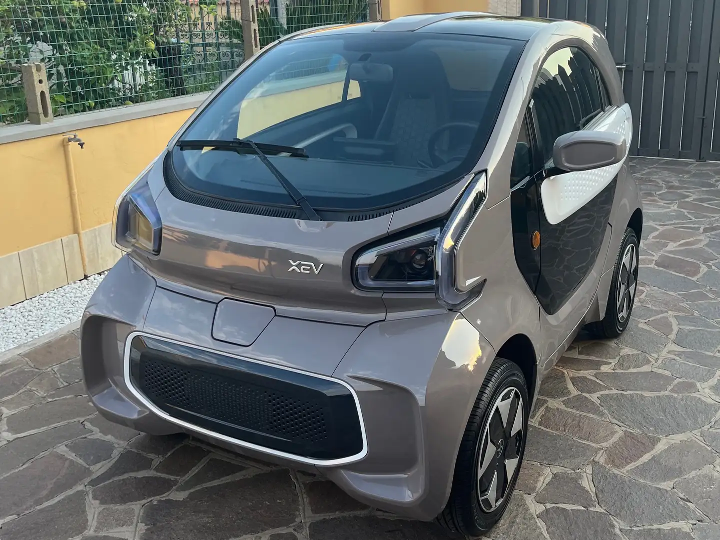 XEV Yoyo My 23.5 1700km!! Bej - 1