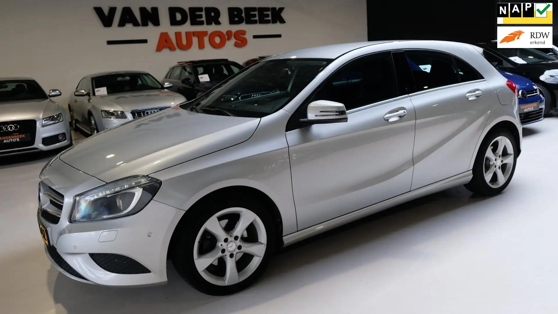 Mercedes-Benz A 180 Ambition Cruise|Navi|Led&Xenon Grijs - 1