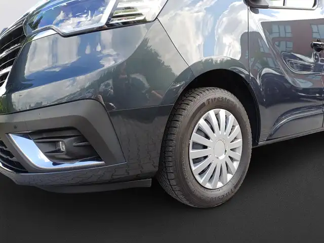 Renault Trafic view 11