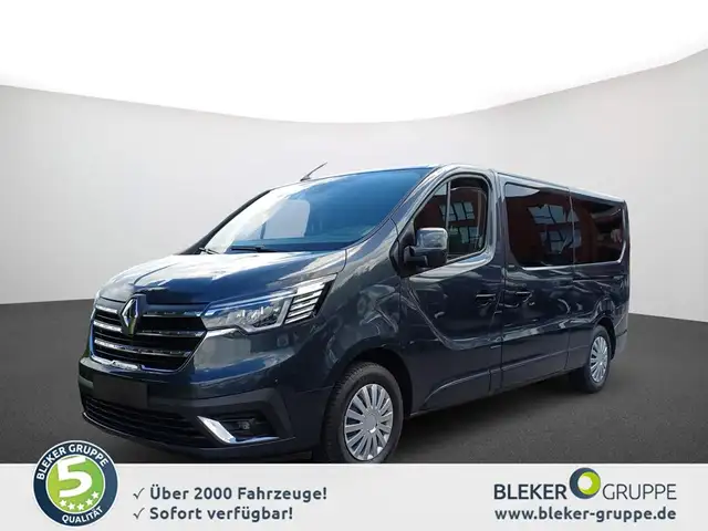 Renault Trafic view 2