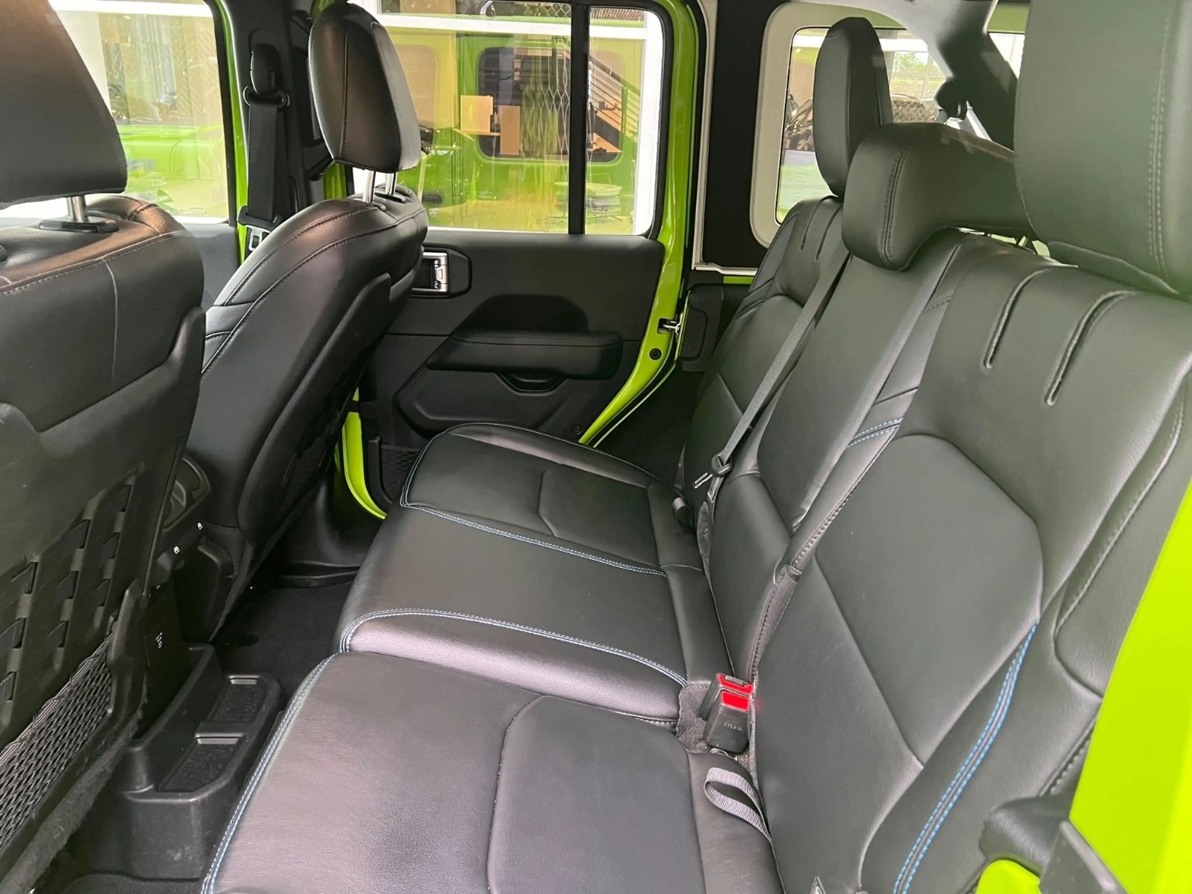 Jeep Wrangler Unlimited Plug-In Hybrid Rubicon — photo 10
