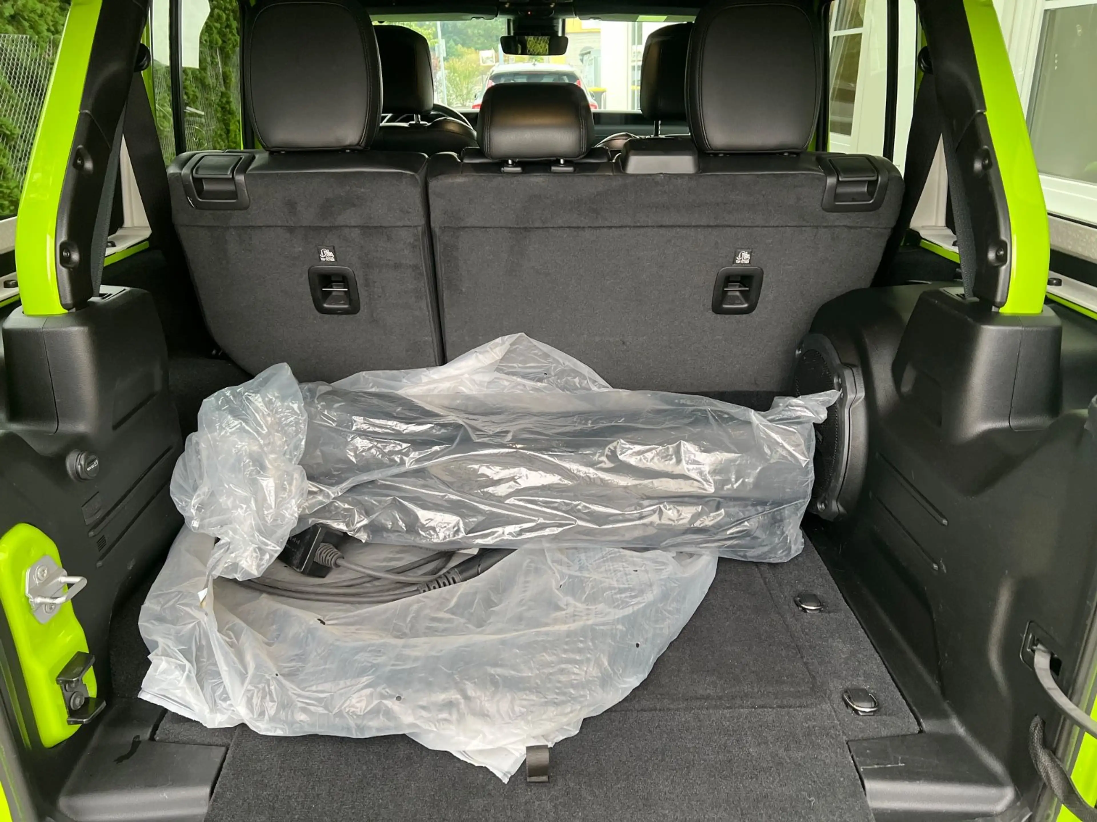 Jeep Wrangler Unlimited Plug-In Hybrid Rubicon — photo 12