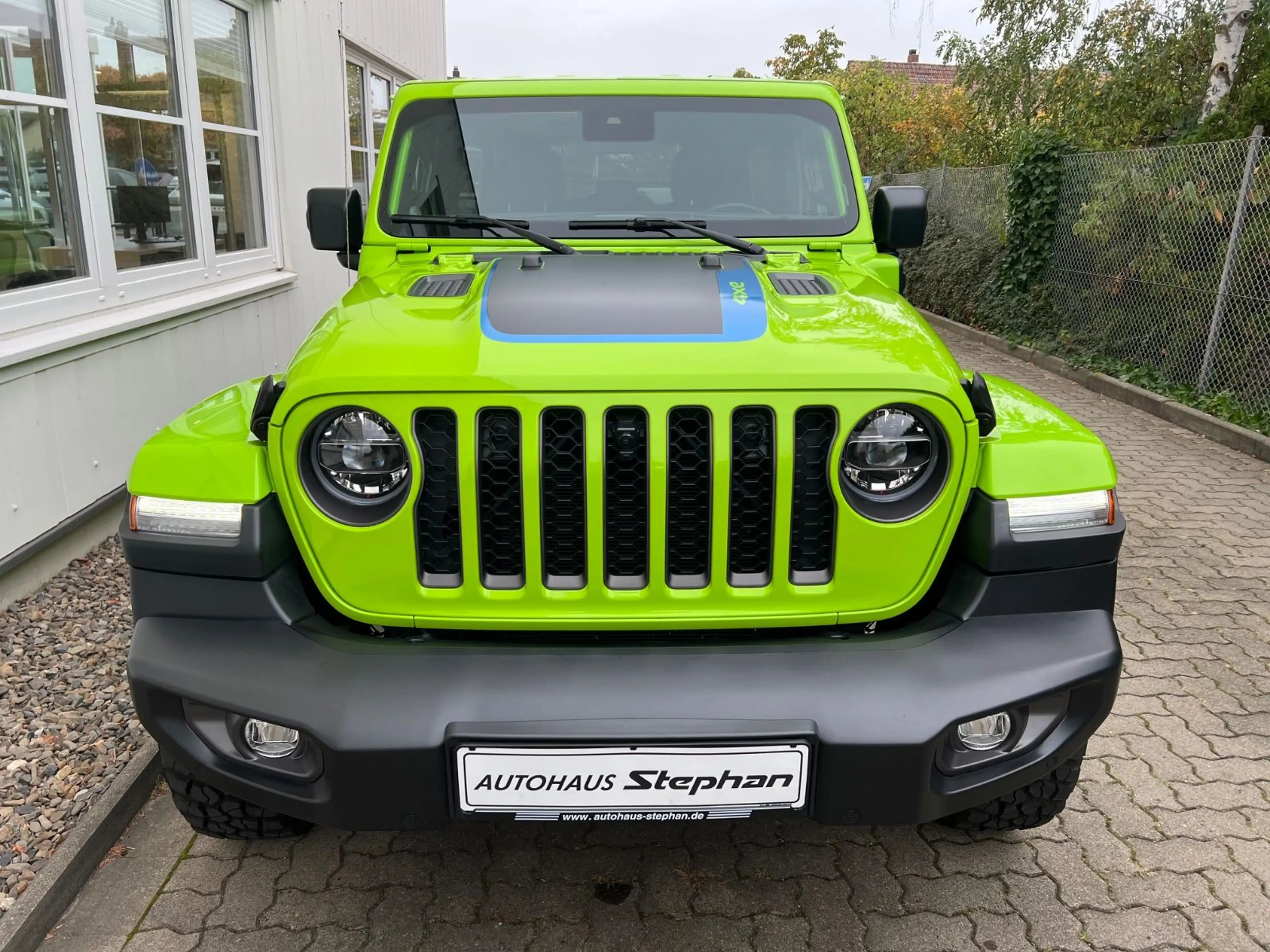 Jeep Wrangler Unlimited Plug-In Hybrid Rubicon — photo 2