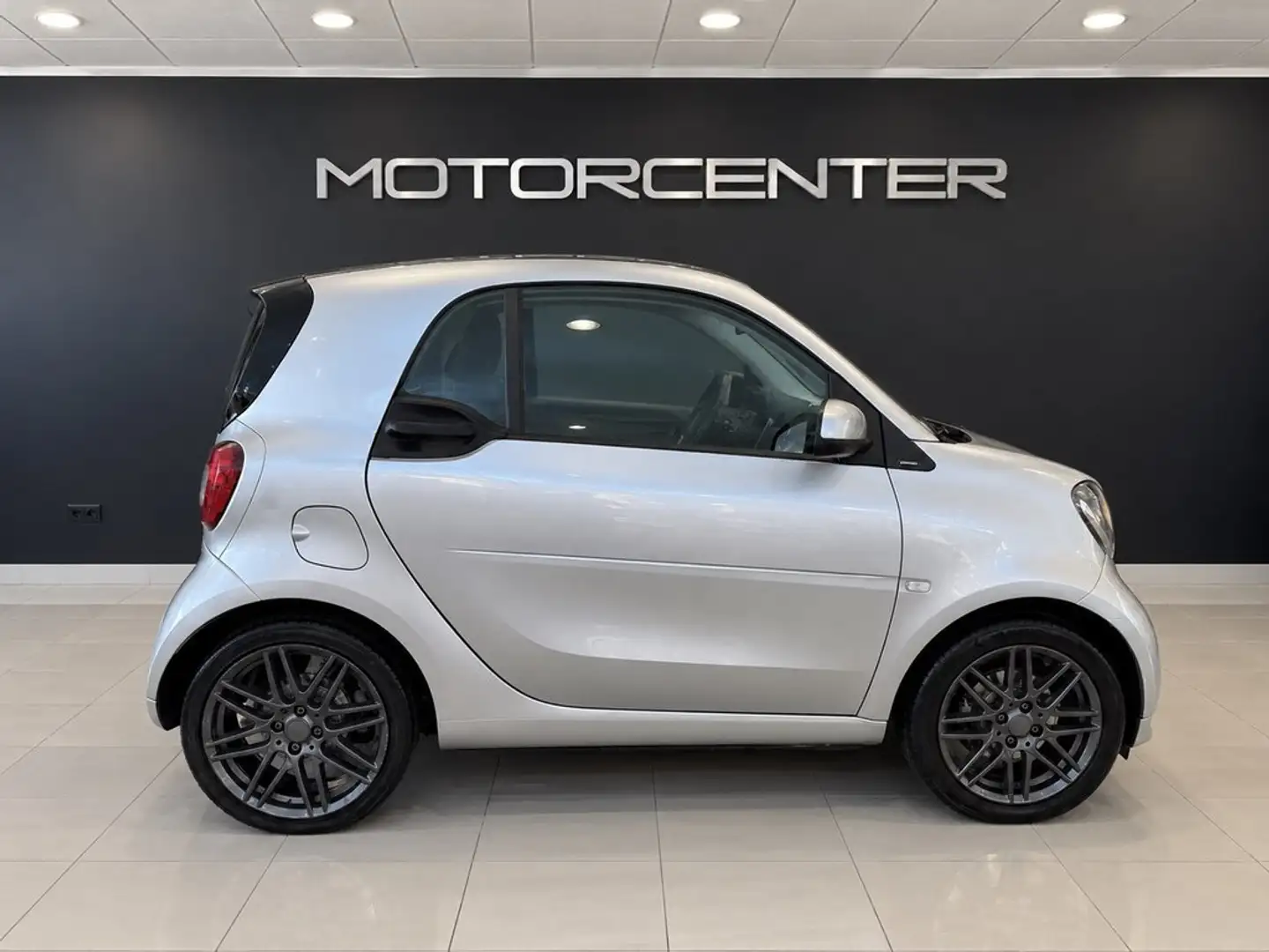smart forTwo 0.9 66kW (90CV) COUPE Gris - 2