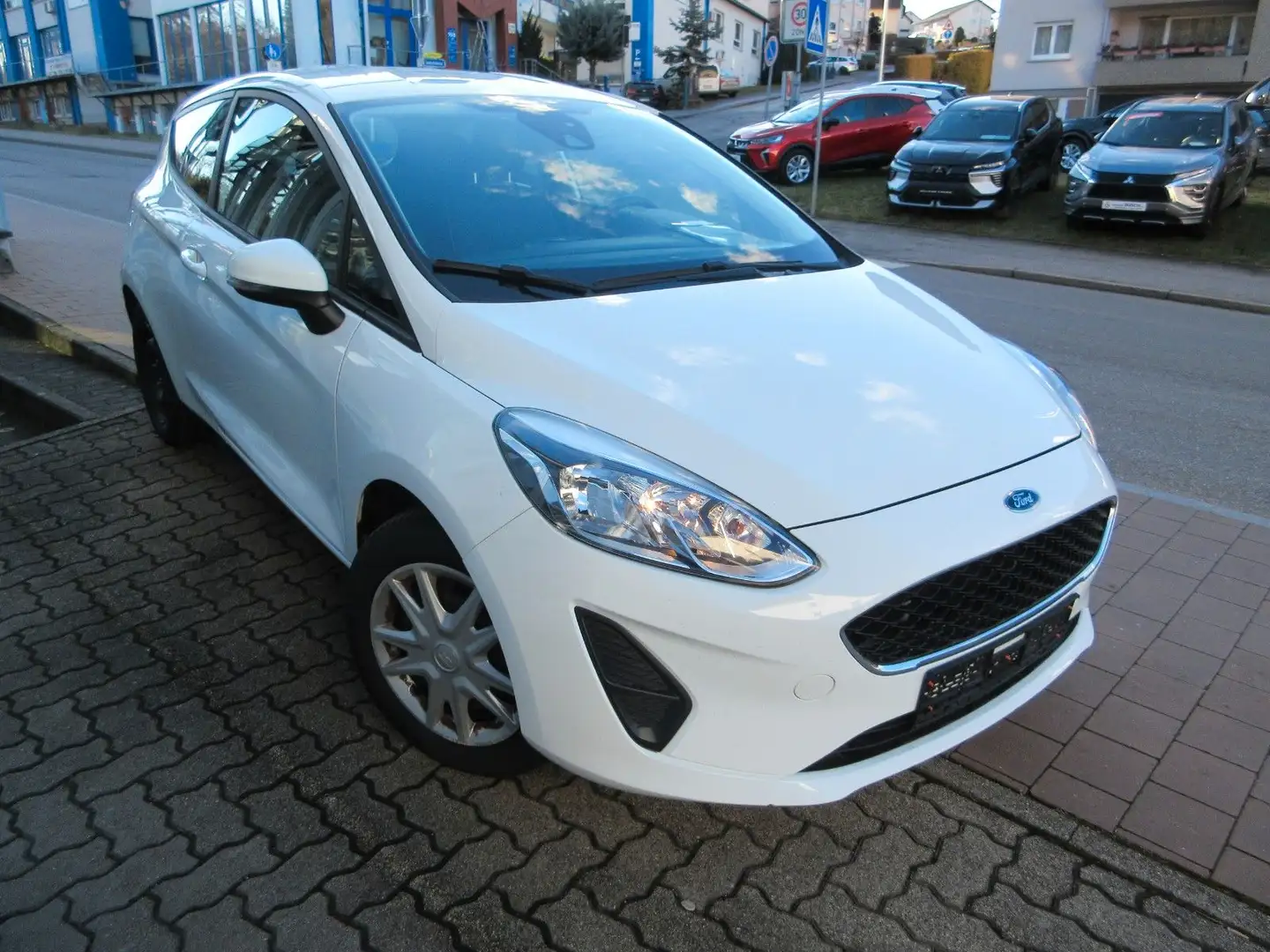 Ford Fiesta 1,1 52kW Trend/Klima/Sitzheizung/Lenkradh Weiß - 1