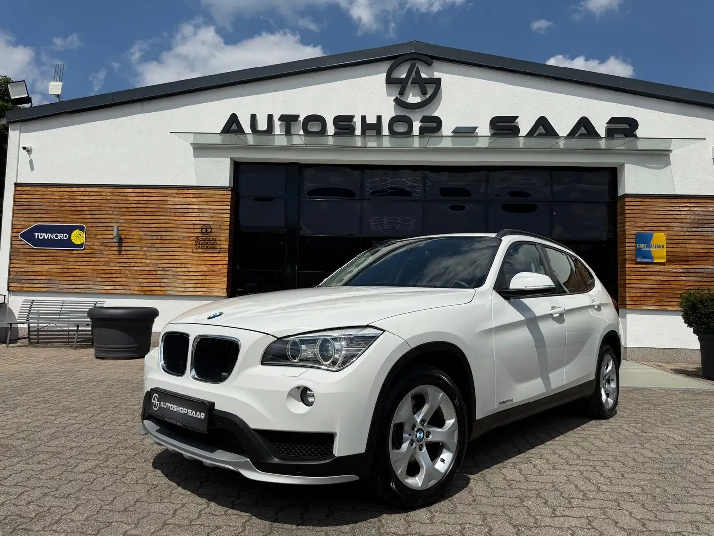 BMW X1 18 d xDrive/PDC/LEDER/SHZ Blanc - 1