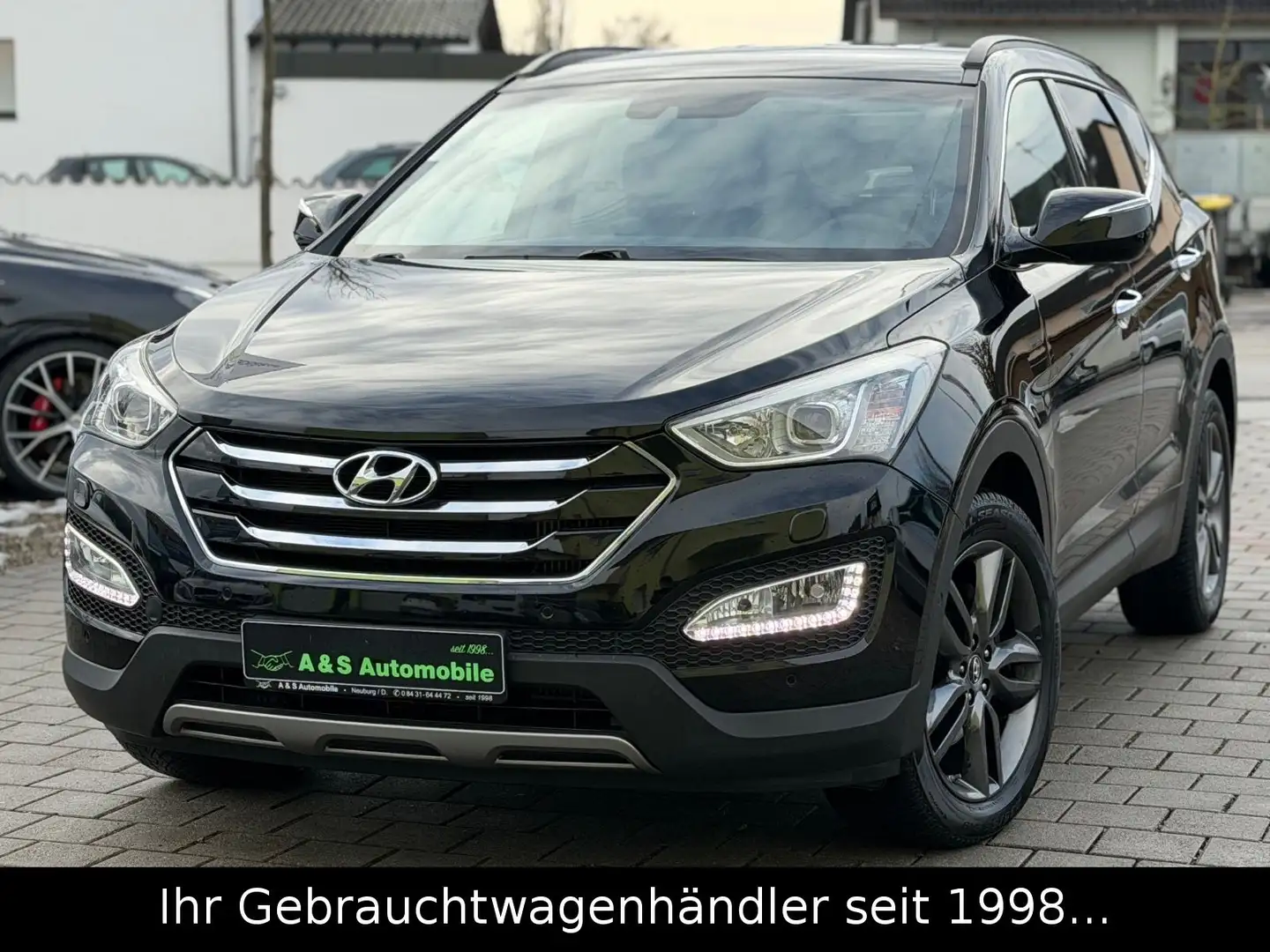 Hyundai SANTA FE 2.2 CRDi Premium 4WD *AHK/BI-XENON/CAM* Schwarz - 1