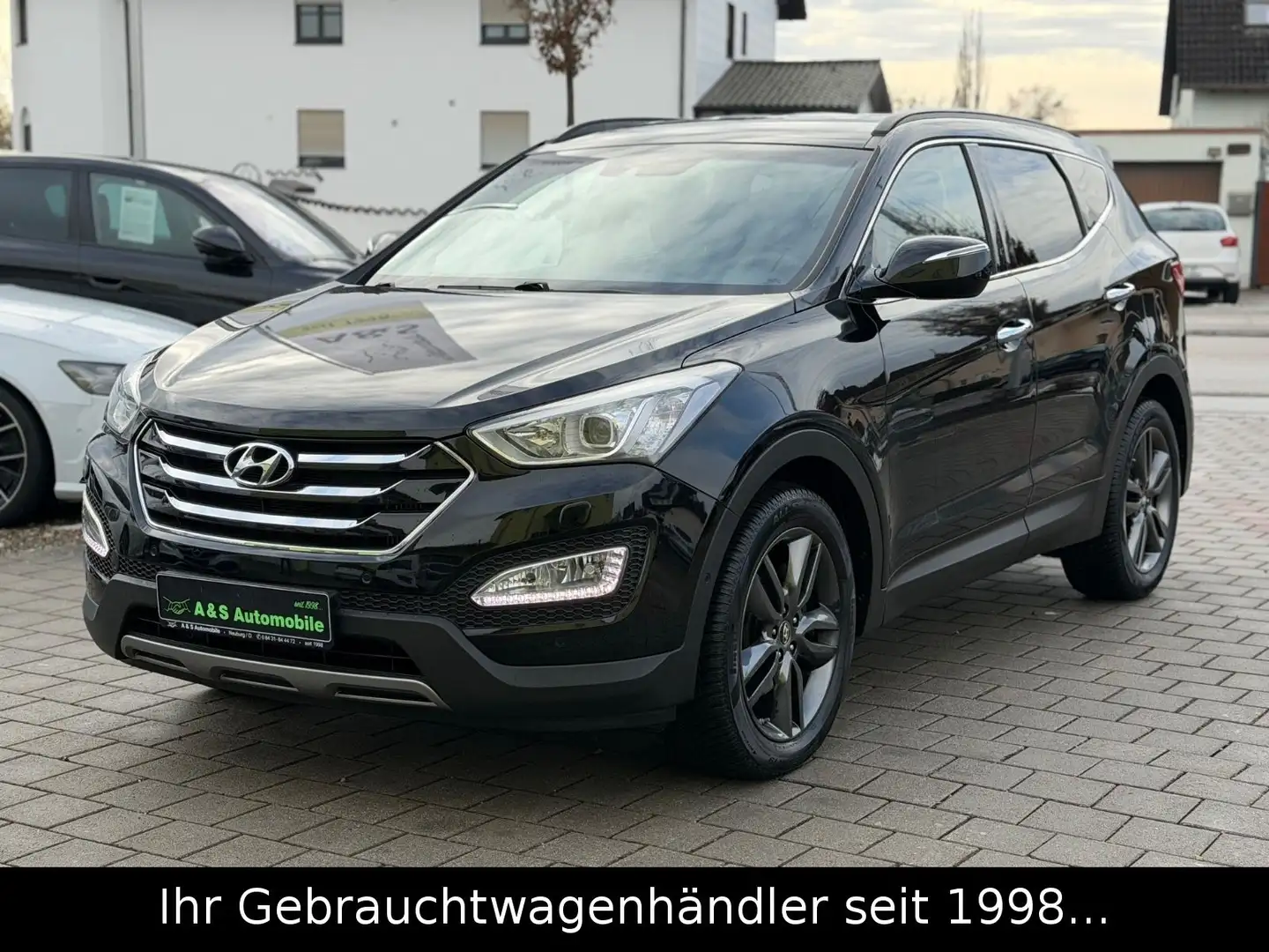 Hyundai SANTA FE 2.2 CRDi Premium 4WD *AHK/BI-XENON/CAM* Schwarz - 2