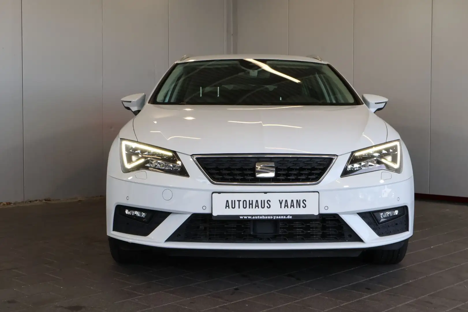SEAT Leon ST 1.6 TDI Style ACC+LANE+KAM+LED+ALU Weiß - 2
