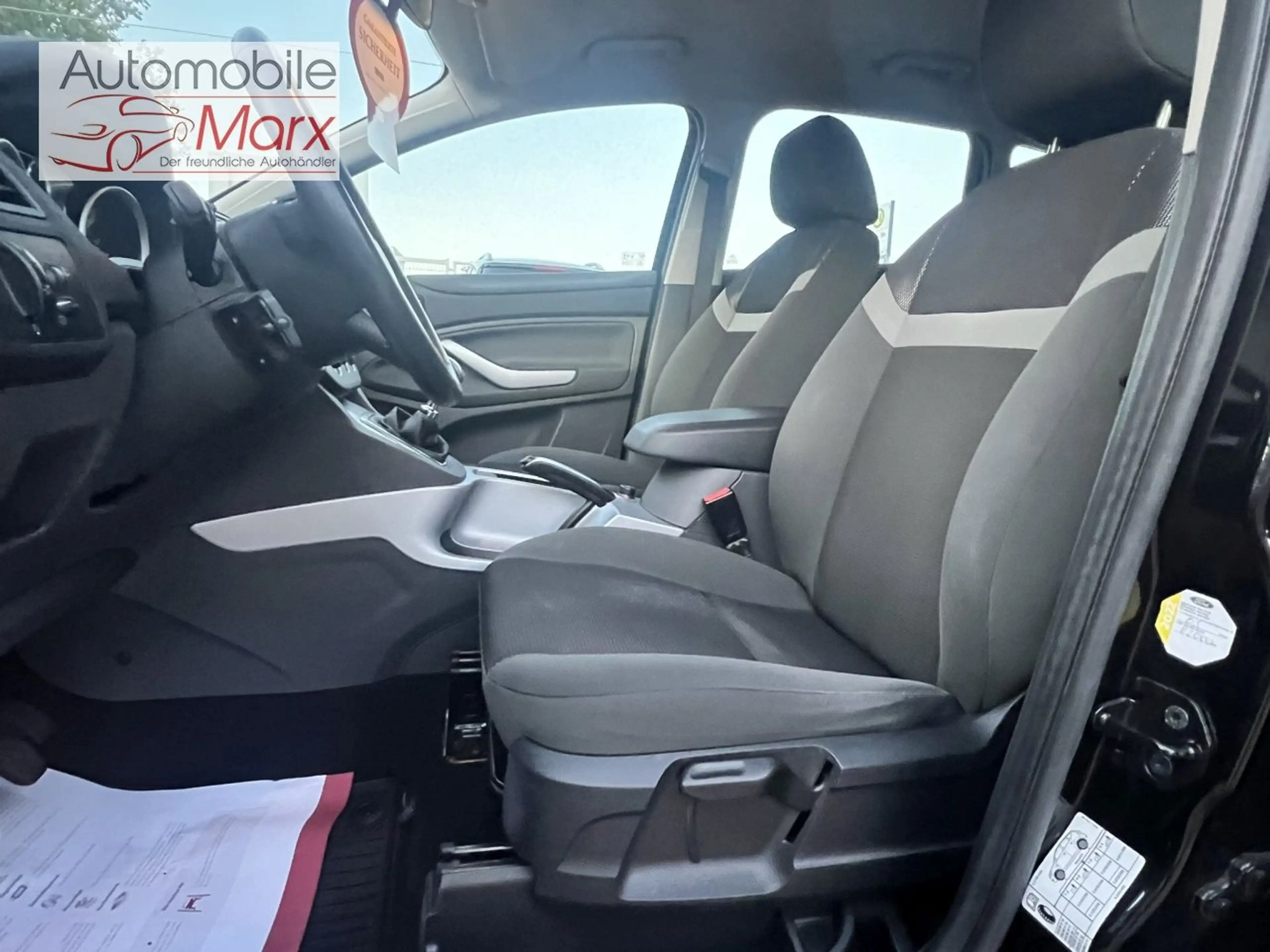 Ford Kuga Allrad,4X4,TÜV,AHK,2xPDC,Scheckheftgepflegt — photo 11