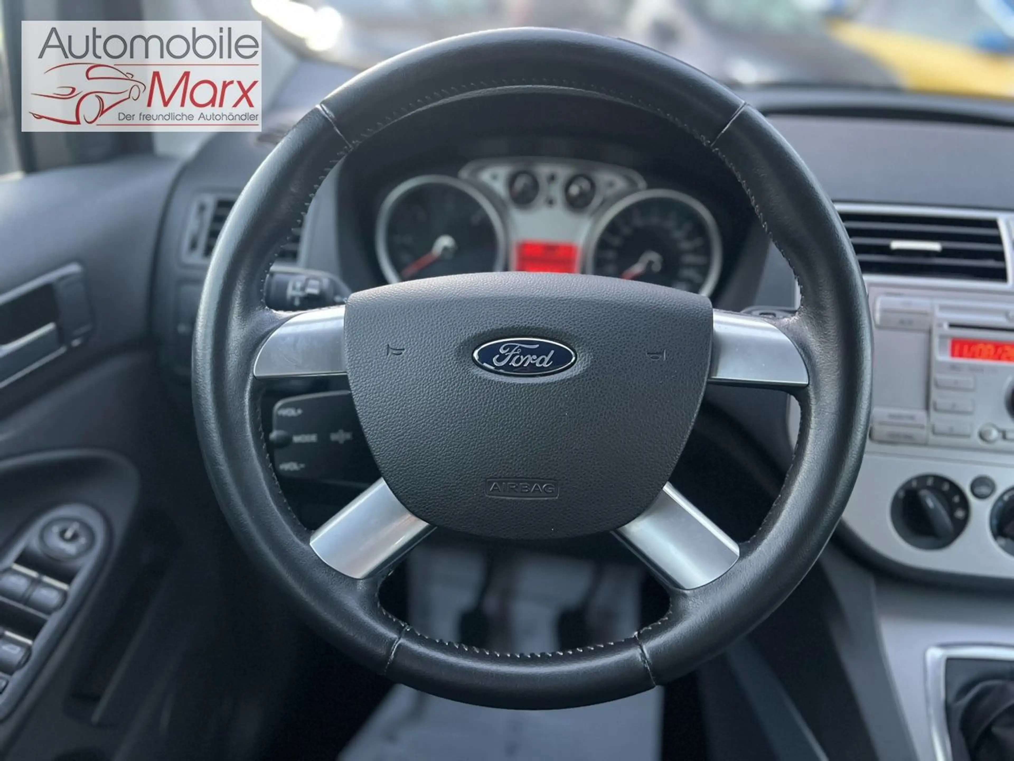 Ford Kuga Allrad,4X4,TÜV,AHK,2xPDC,Scheckheftgepflegt — photo 18