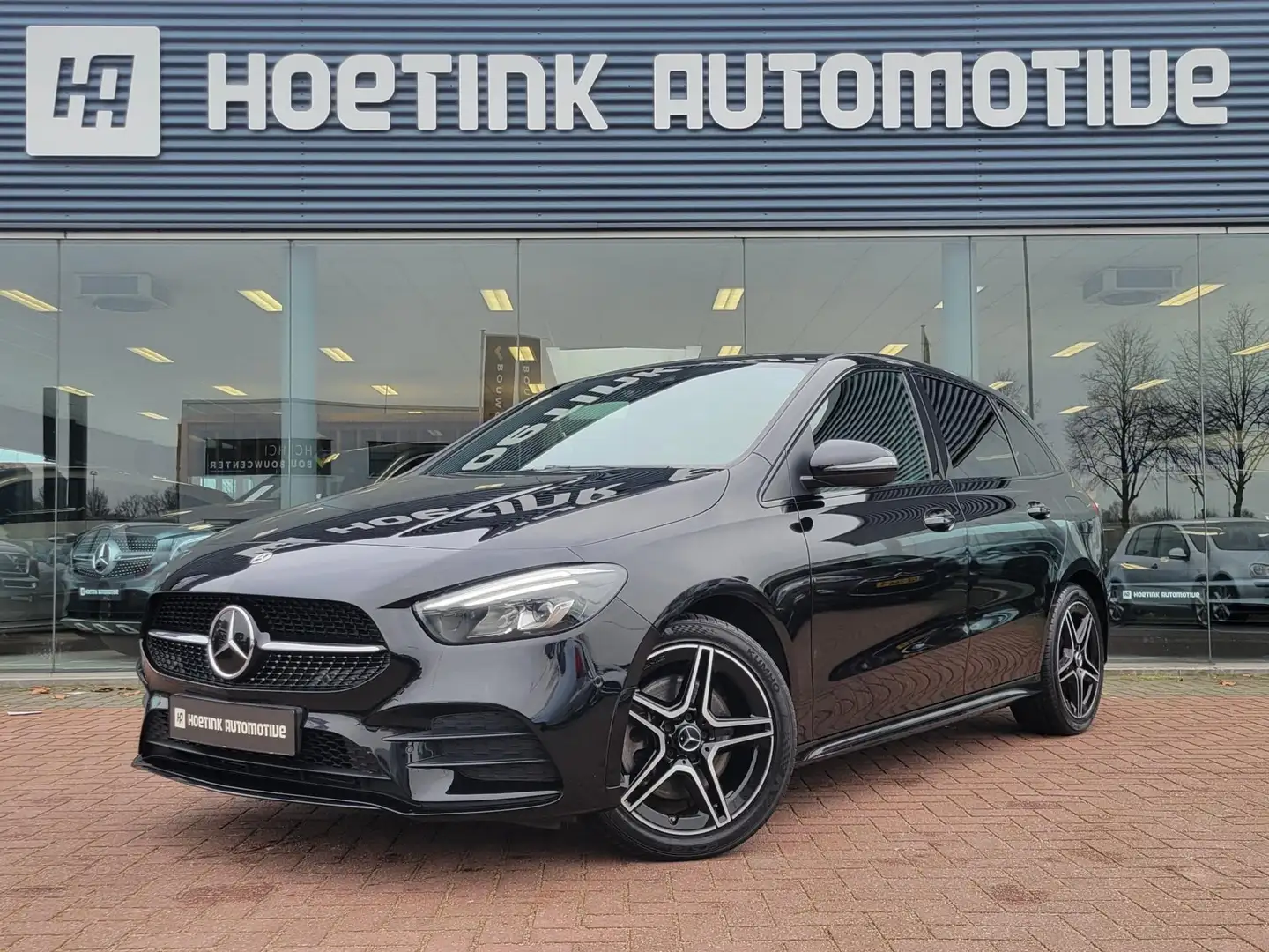 Mercedes-Benz B 250 e Business Solution AMG Limited | Night | Ambiente Černá - 1