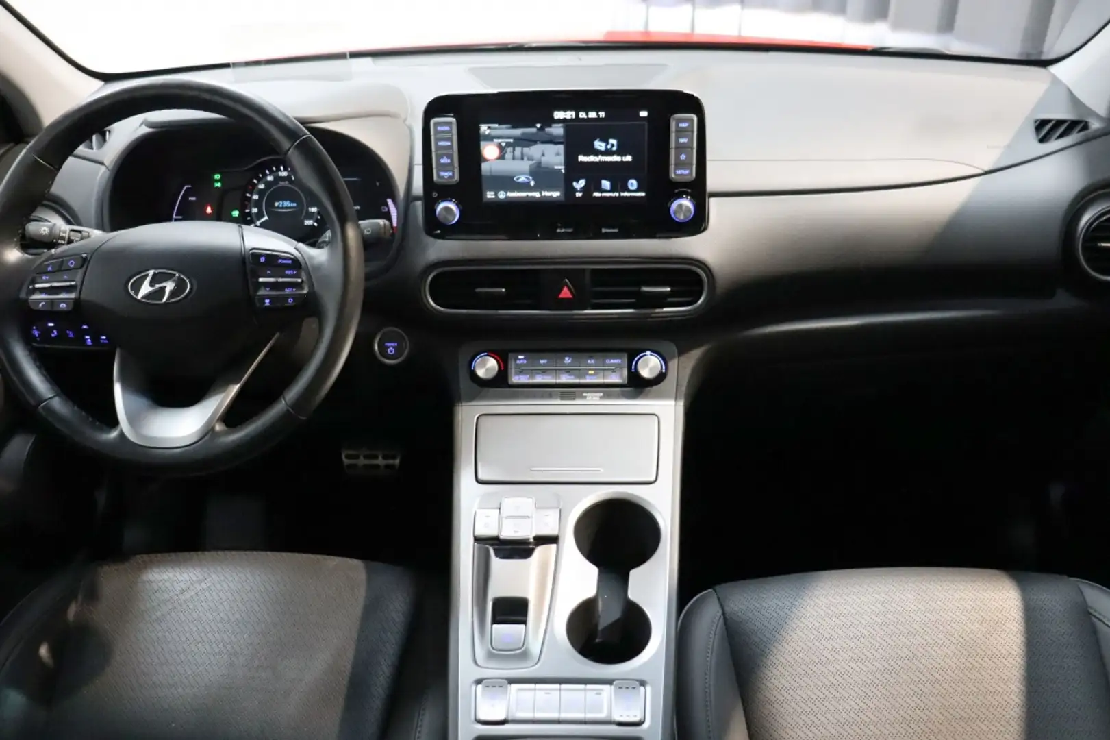 Hyundai KONA EV Premium | SPORTPAKKET! | Verlaagd | 17'' LMV | Rood - 2