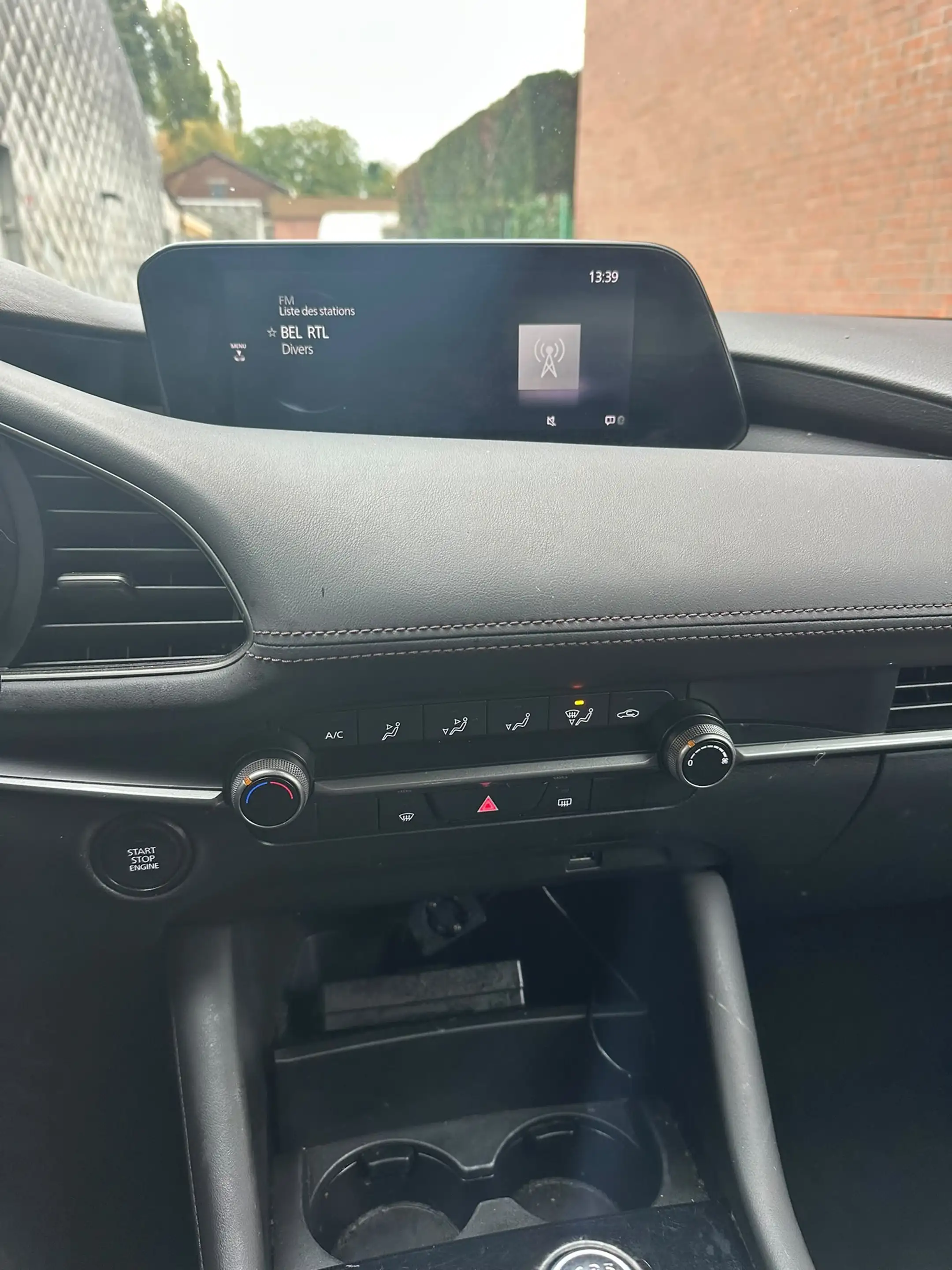 Mazda 3 3 Hatchback 2.0i e-Skyactiv-G Skydrive Skydrive — photo 12