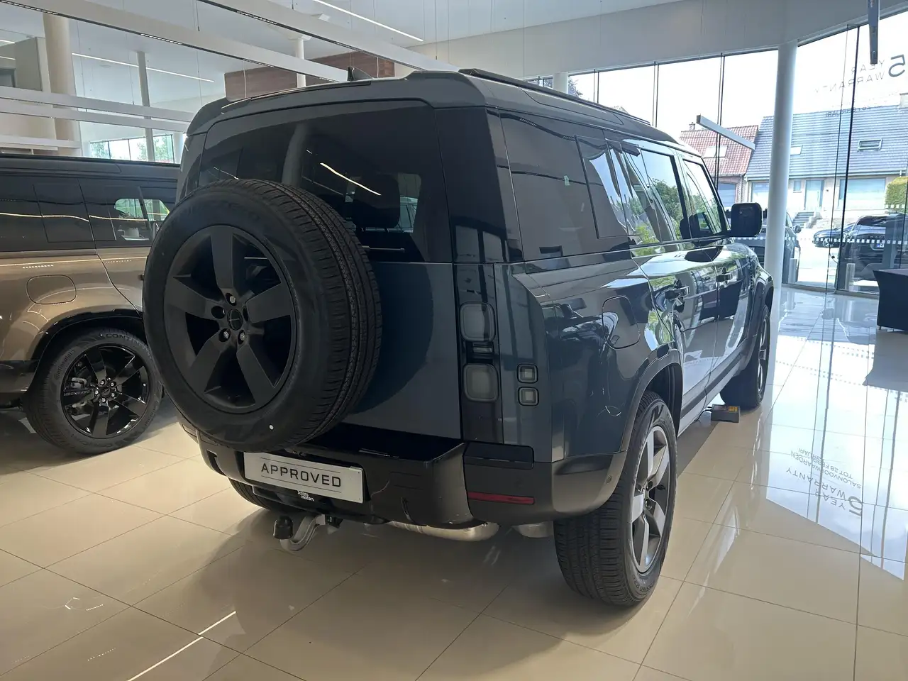 Land Rover Defender S-Edition Lichte vracht — foto 2