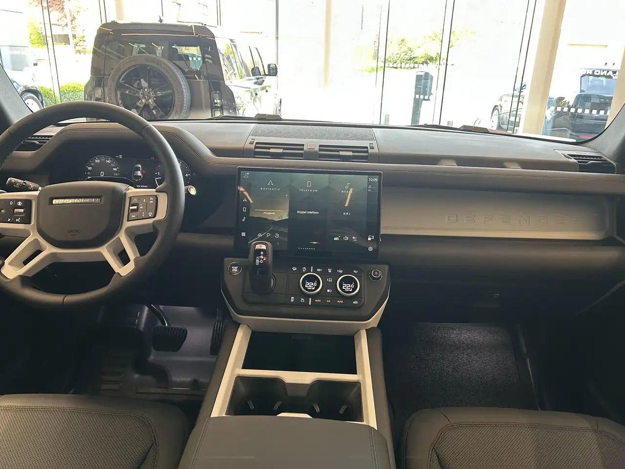 Land Rover Defender S-Edition Lichte vracht — foto 4