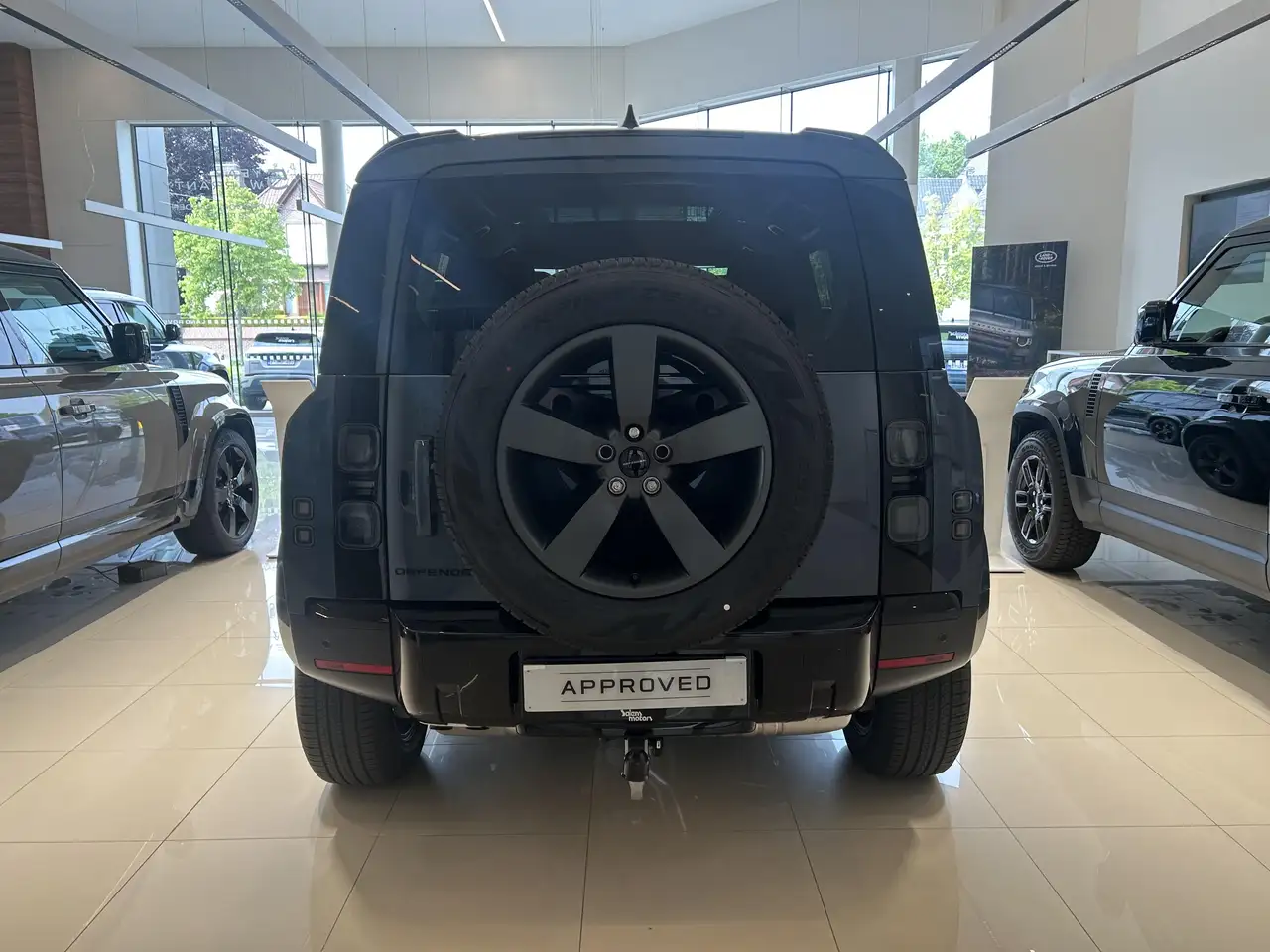 Land Rover Defender S-Edition Lichte vracht — foto 7