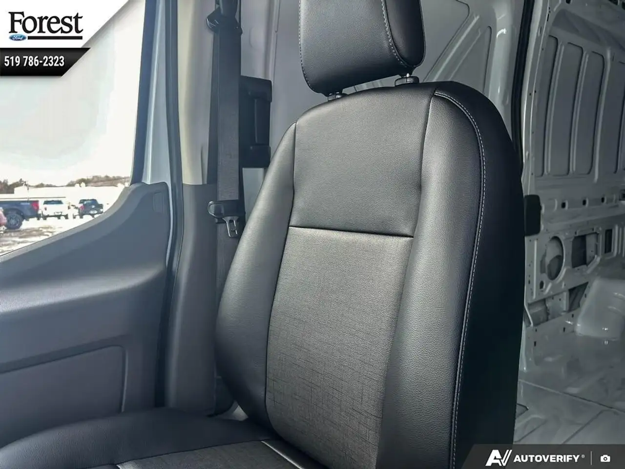 Ford Transit Cargo Van снимка Ford Transit Cargo Van