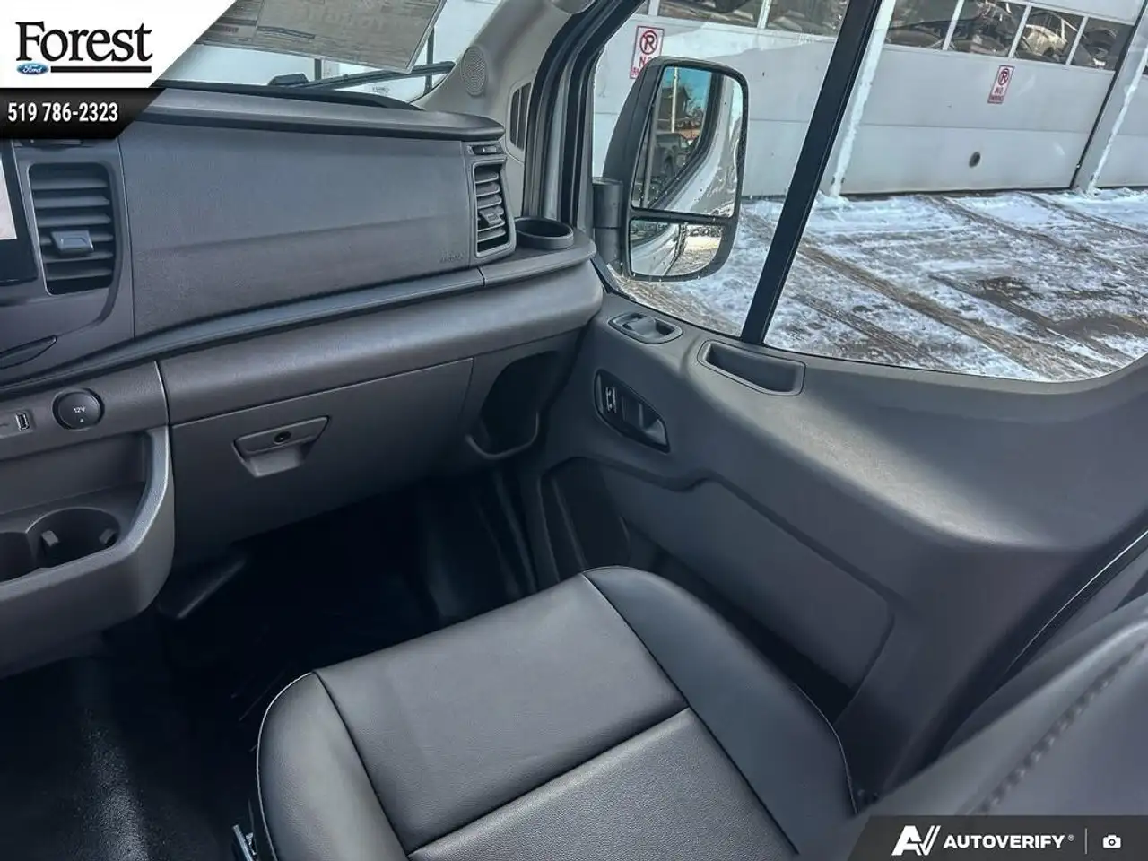 Ford Transit Cargo Van снимка Ford Transit Cargo Van