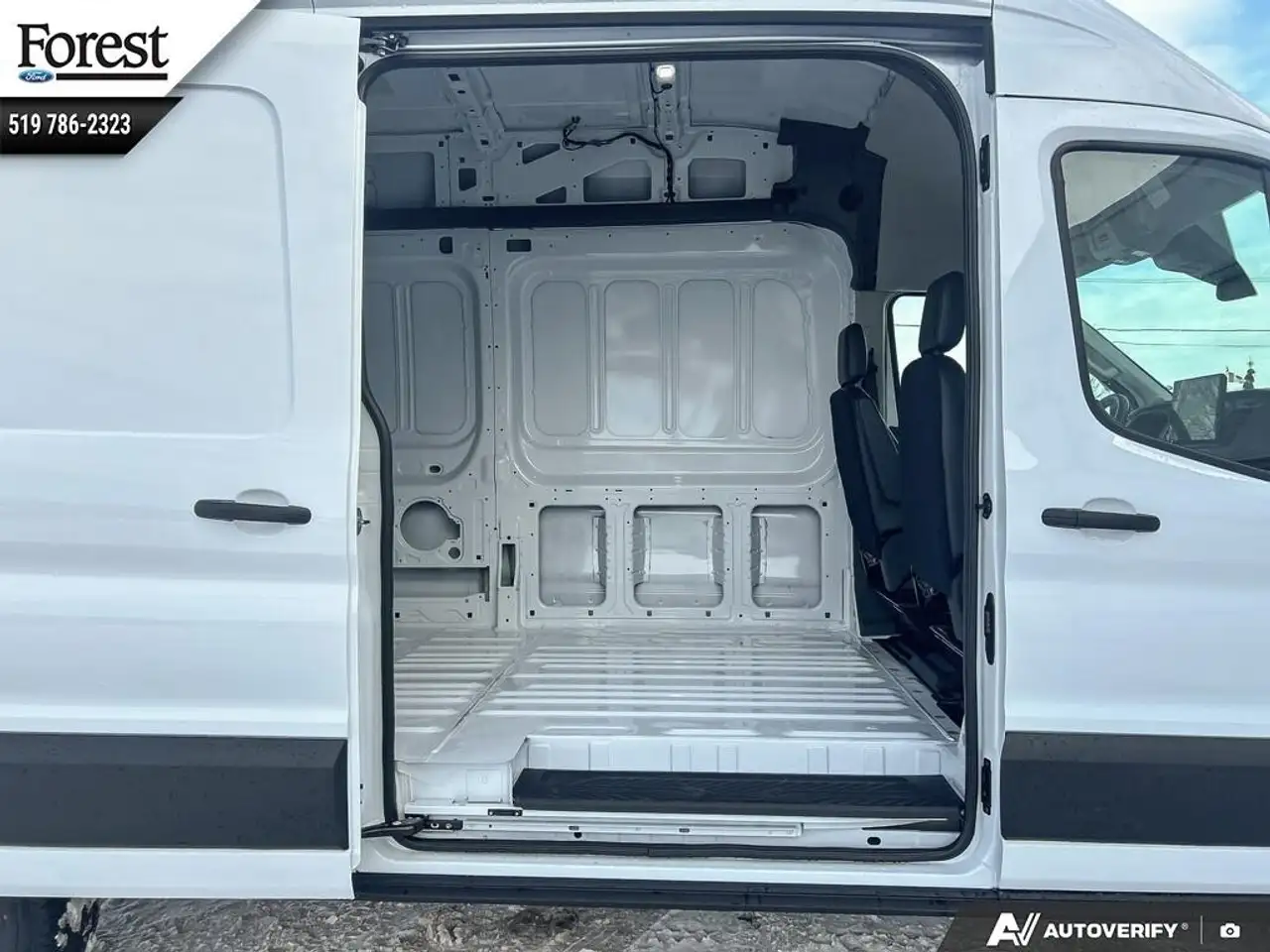 Ford Transit Cargo Van снимка Ford Transit Cargo Van