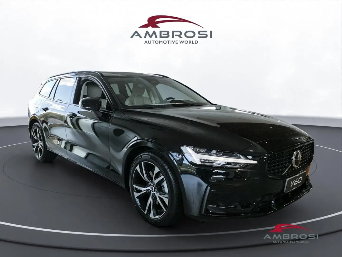 Volvo V60 B4 Mild hybrid Benzina Plus Dark Nero - 2