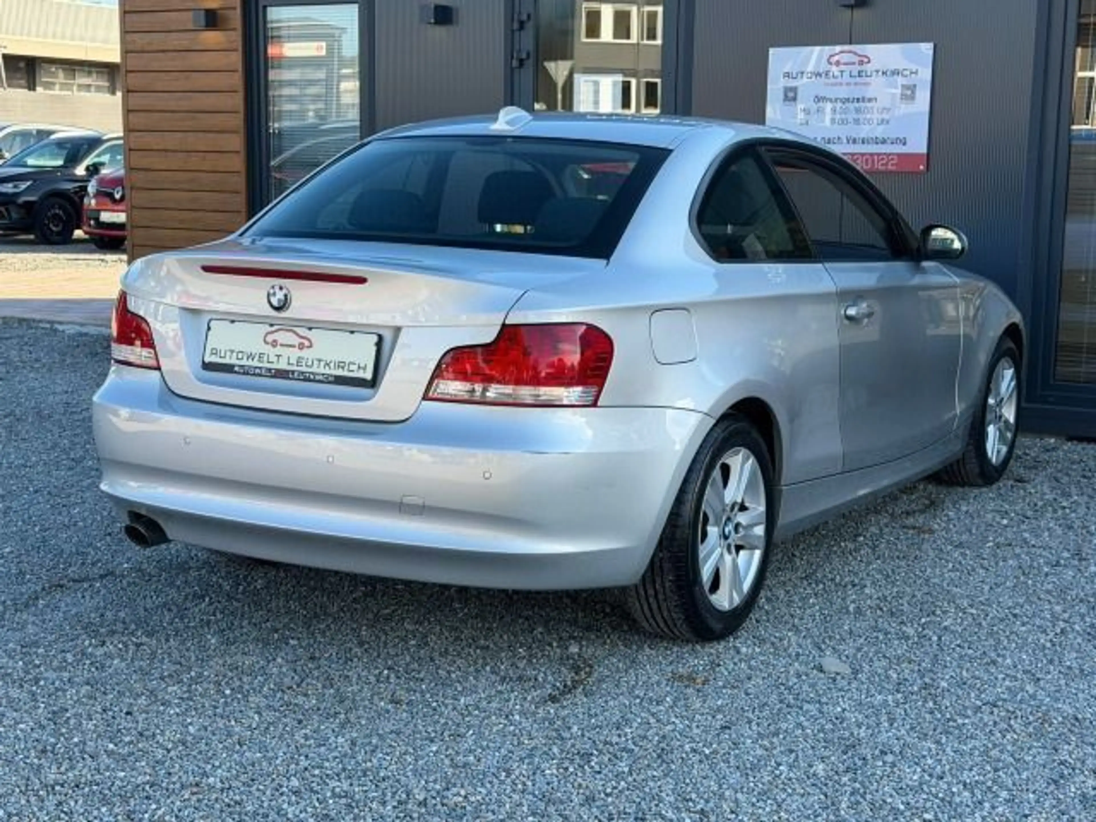BMW 120 BMW 120D Coupe TÜV NEU 1.HAND PDC VOLL SERV. — photo 3