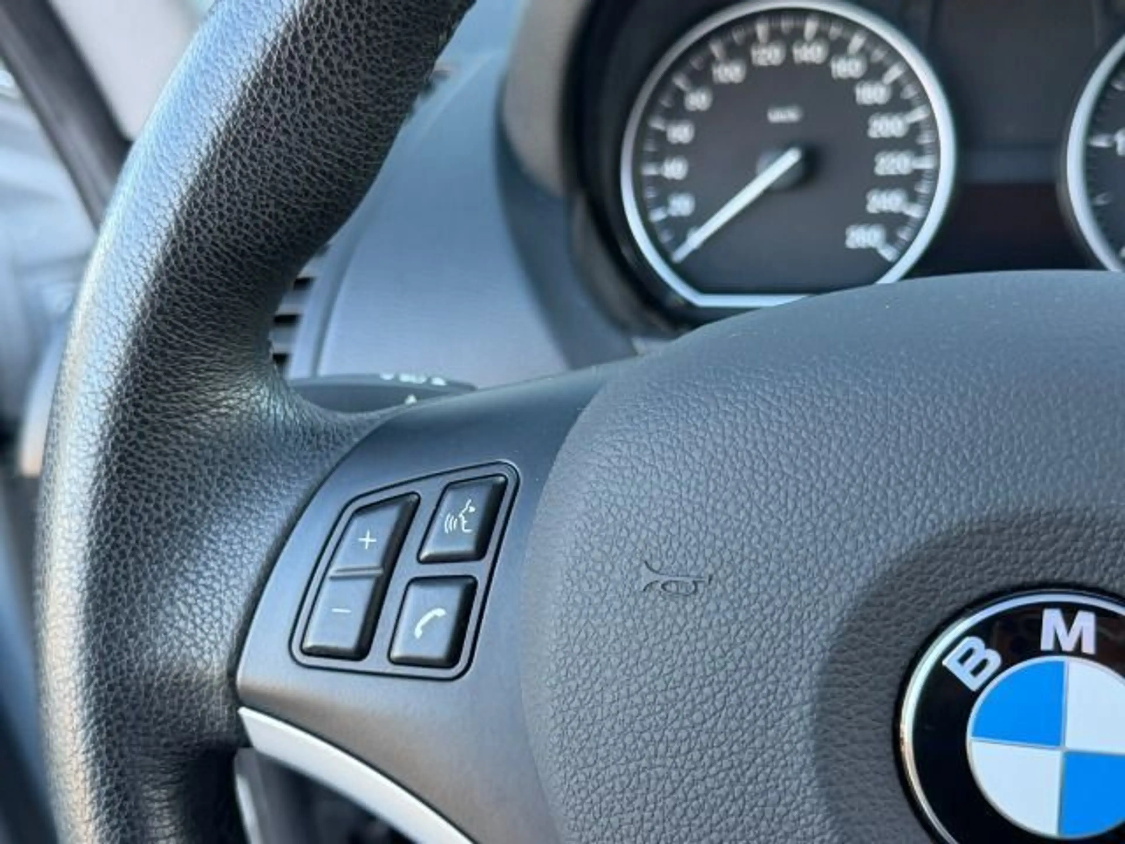 BMW 120 BMW 120D Coupe TÜV NEU 1.HAND PDC VOLL SERV. — photo 14