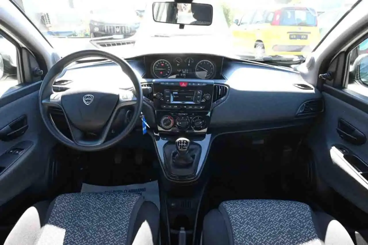 Lancia Ypsilon 1.0 FireFly 5 porte S&S Hybrid Silver 8