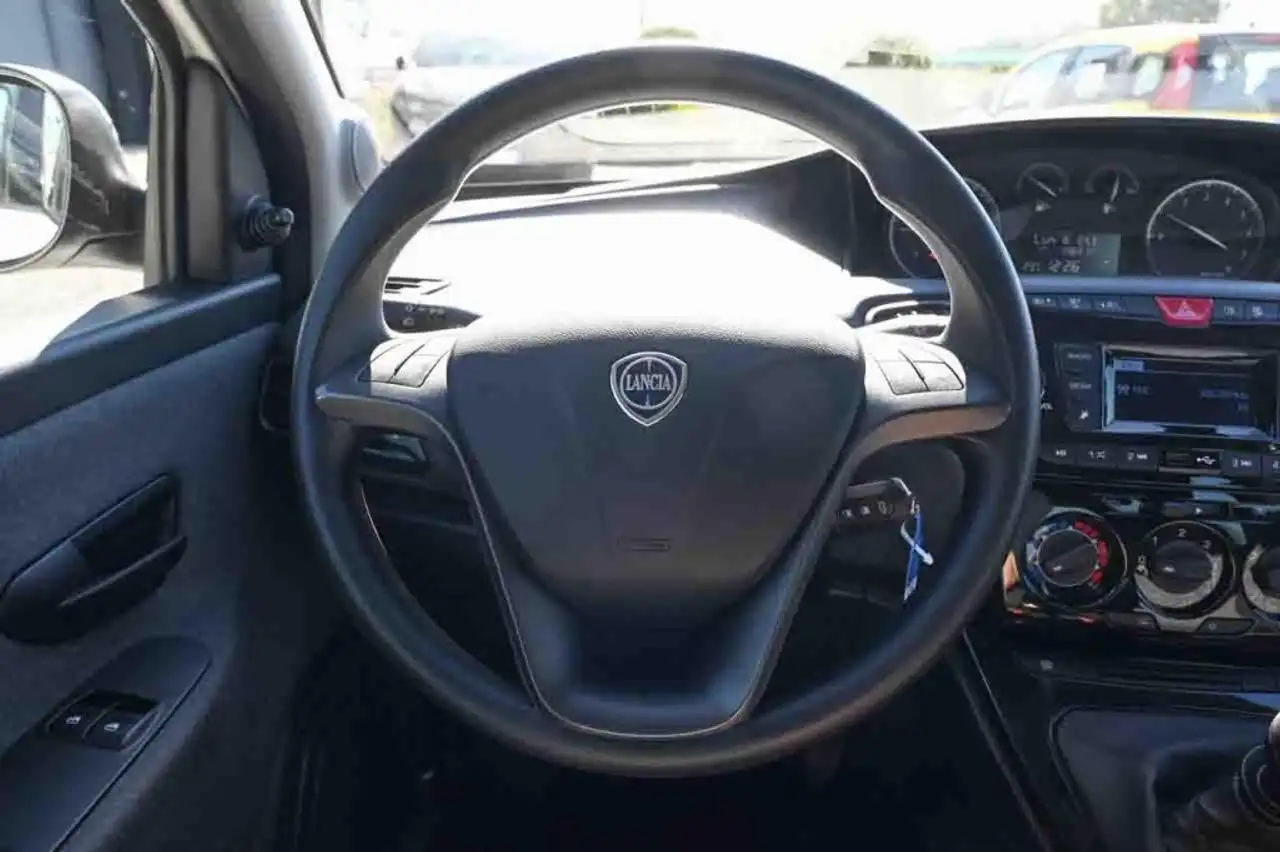 Lancia Ypsilon 1.0 FireFly 5 porte S&S Hybrid Silver 18