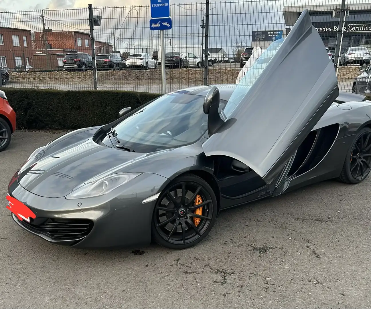 McLaren MP4-12C Grau - 1