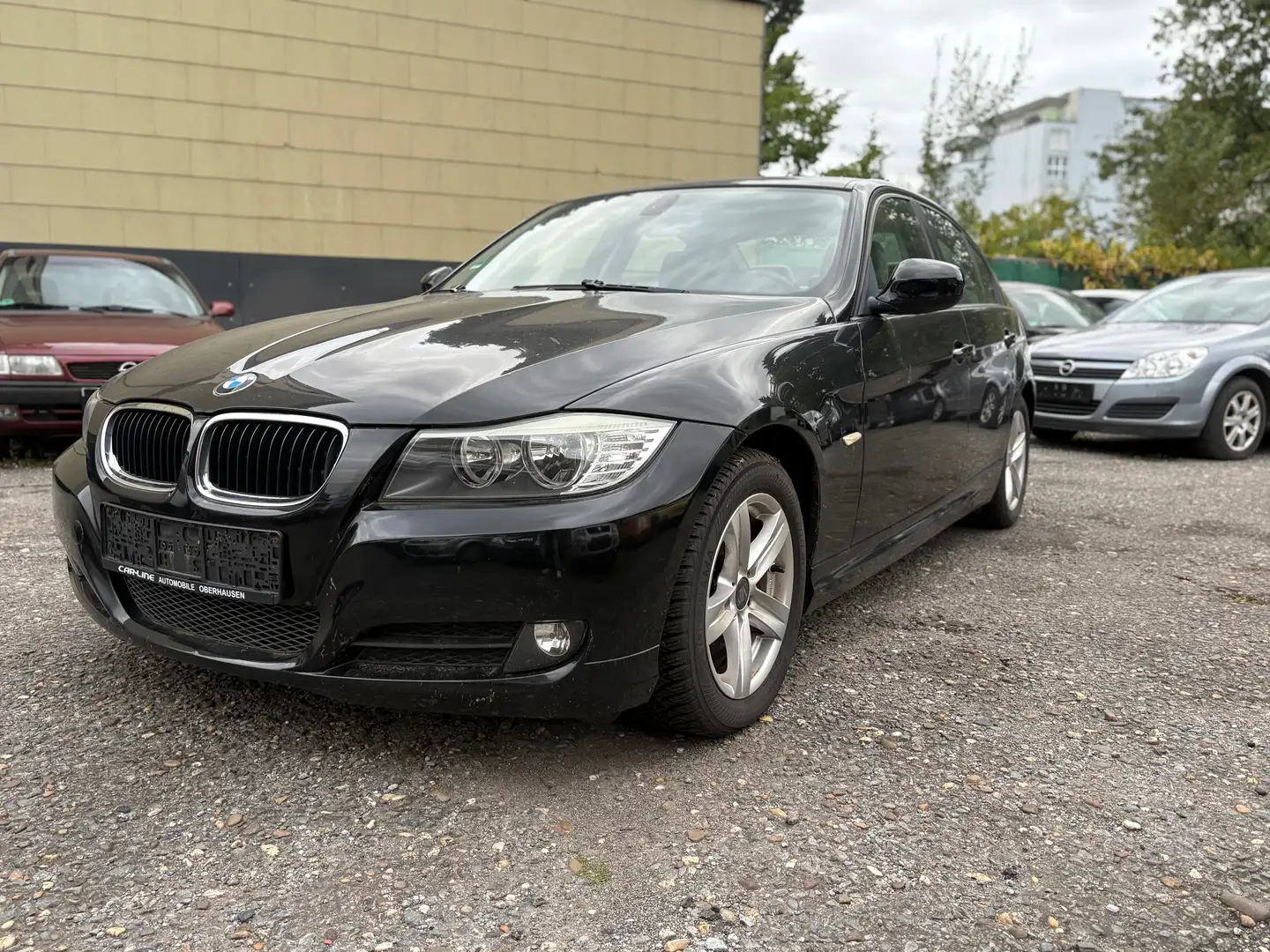 BMW 318 318i Lim KLIMAAUTOMATIK Schwarz - 1